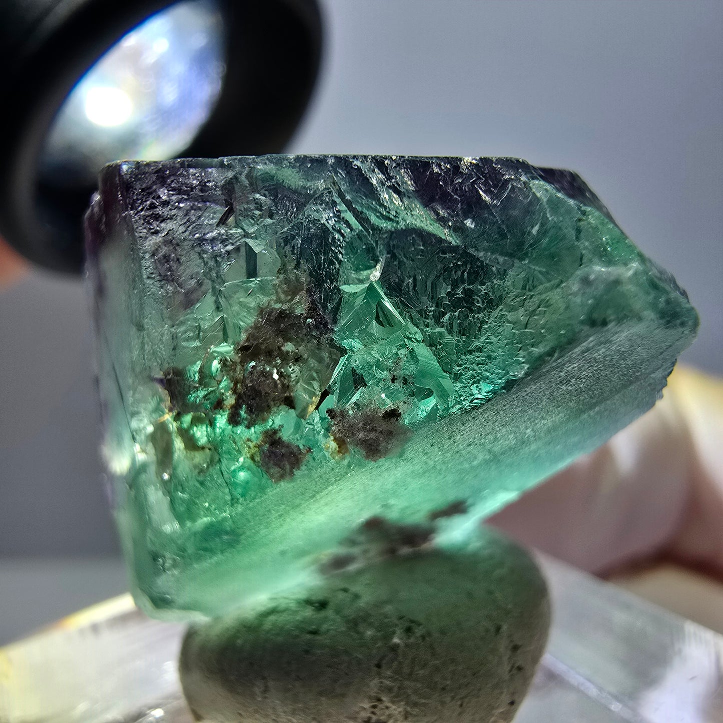 Cube de fluorite fantôme parqueté, zonal, vert violet Okorusu, Namibie 27*22*18mm