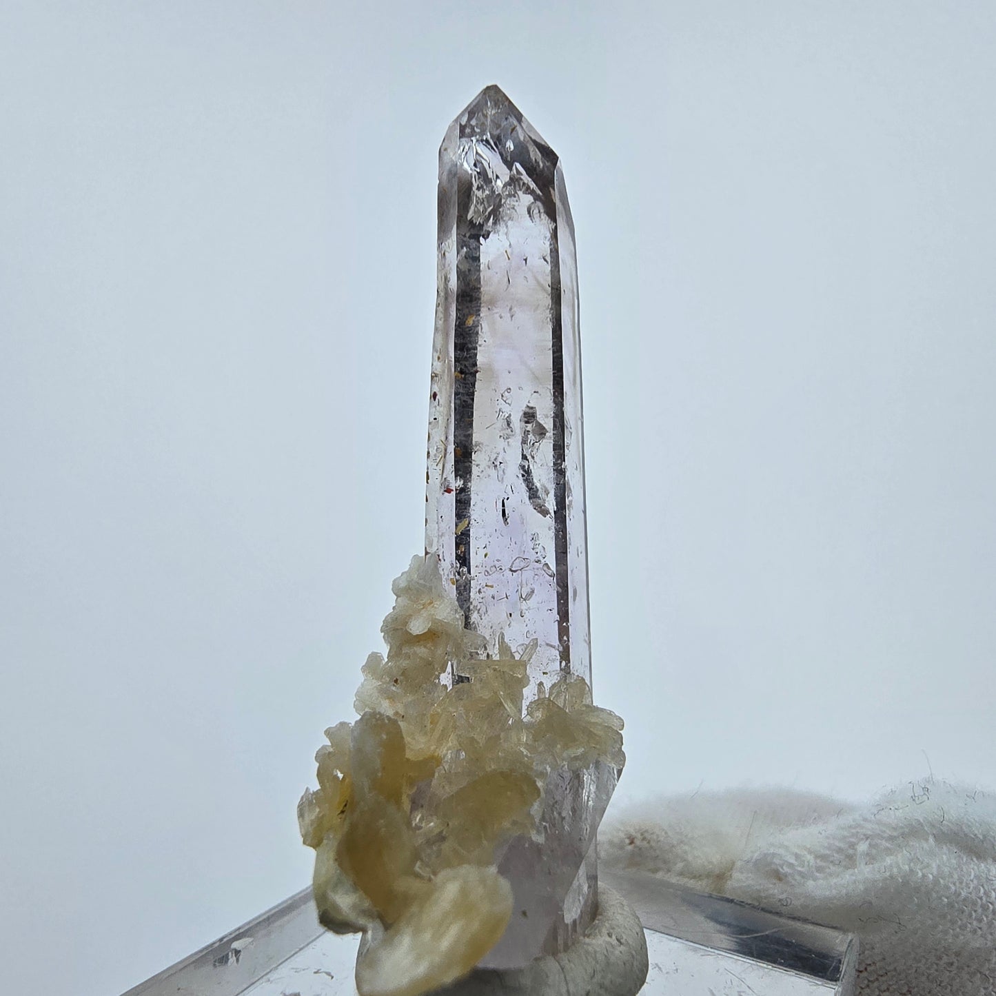 Phantom Amethyst mit Stilbit Stufe Goboboseb, Namibia 45*22*13mm Sammlung