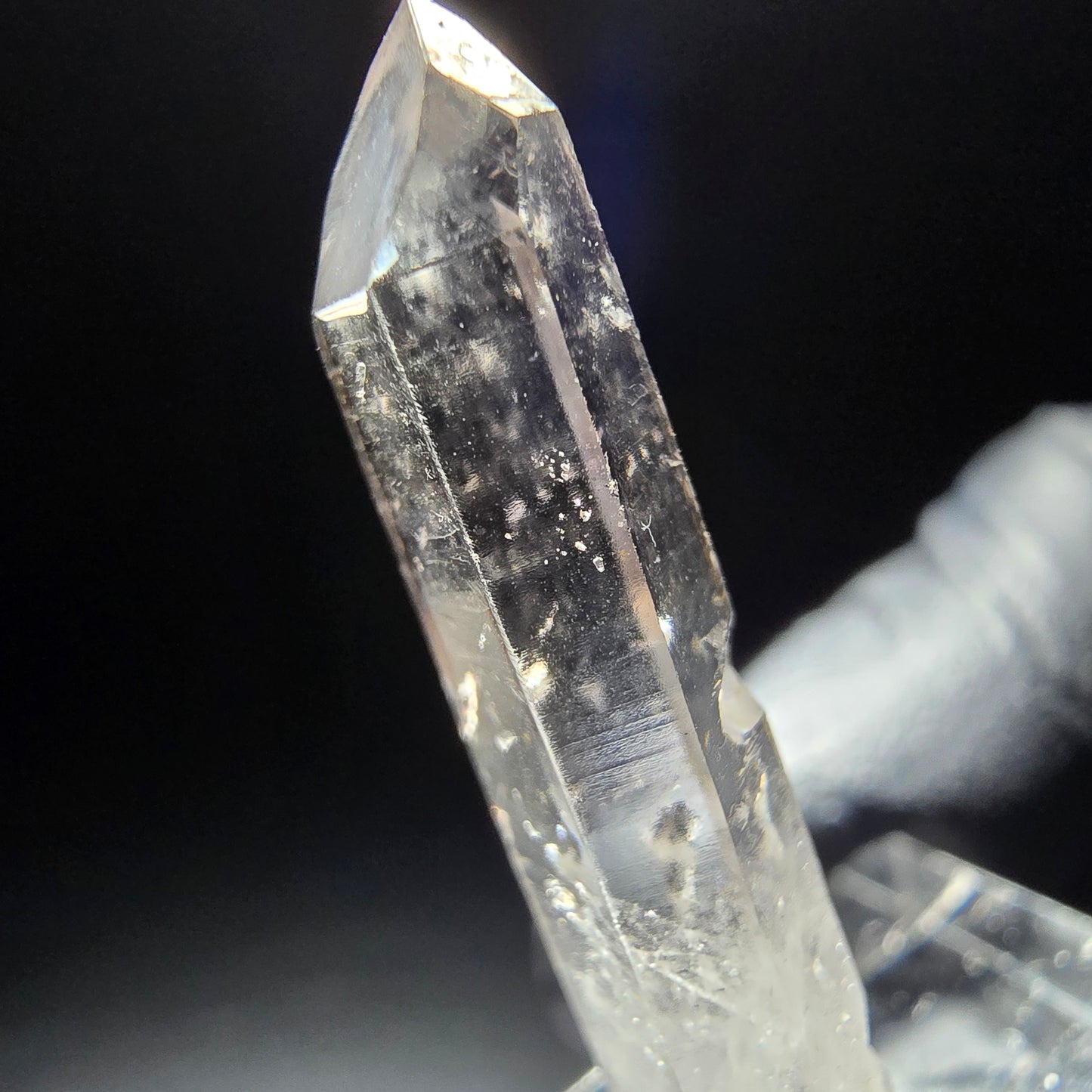 Phantom Rauchquarz Spitze weiß lila Goboboseb, Namibia 35*9*5mm Sammlung