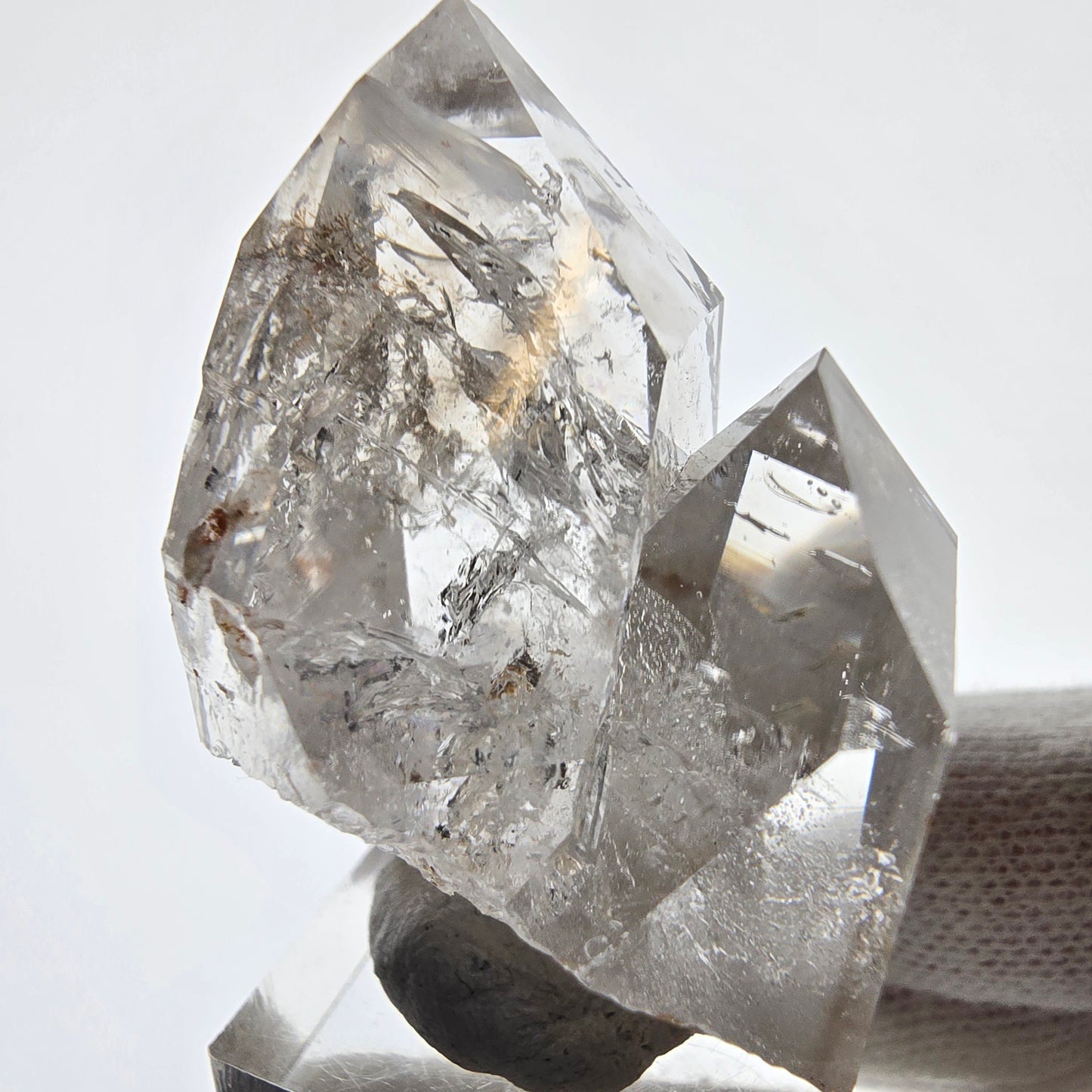 Sceptre de poche Saint-Valentin en quartz fumé fantôme squelette, Namibie, 47 x 33 x 29 mm