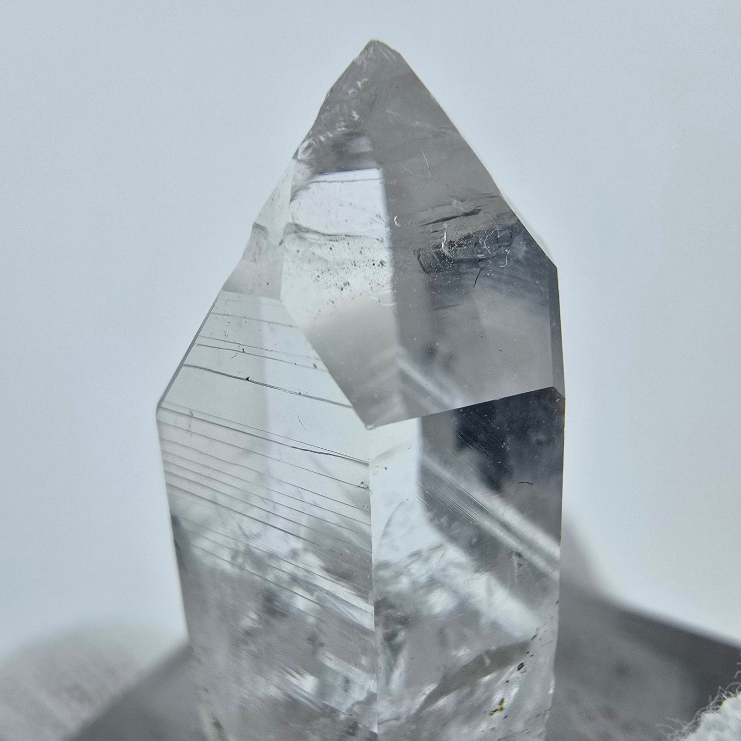 Klare Lemurian Phantom Quarz Spitze Streep Mine, Goboboseb, Namibia 29*14*11mm