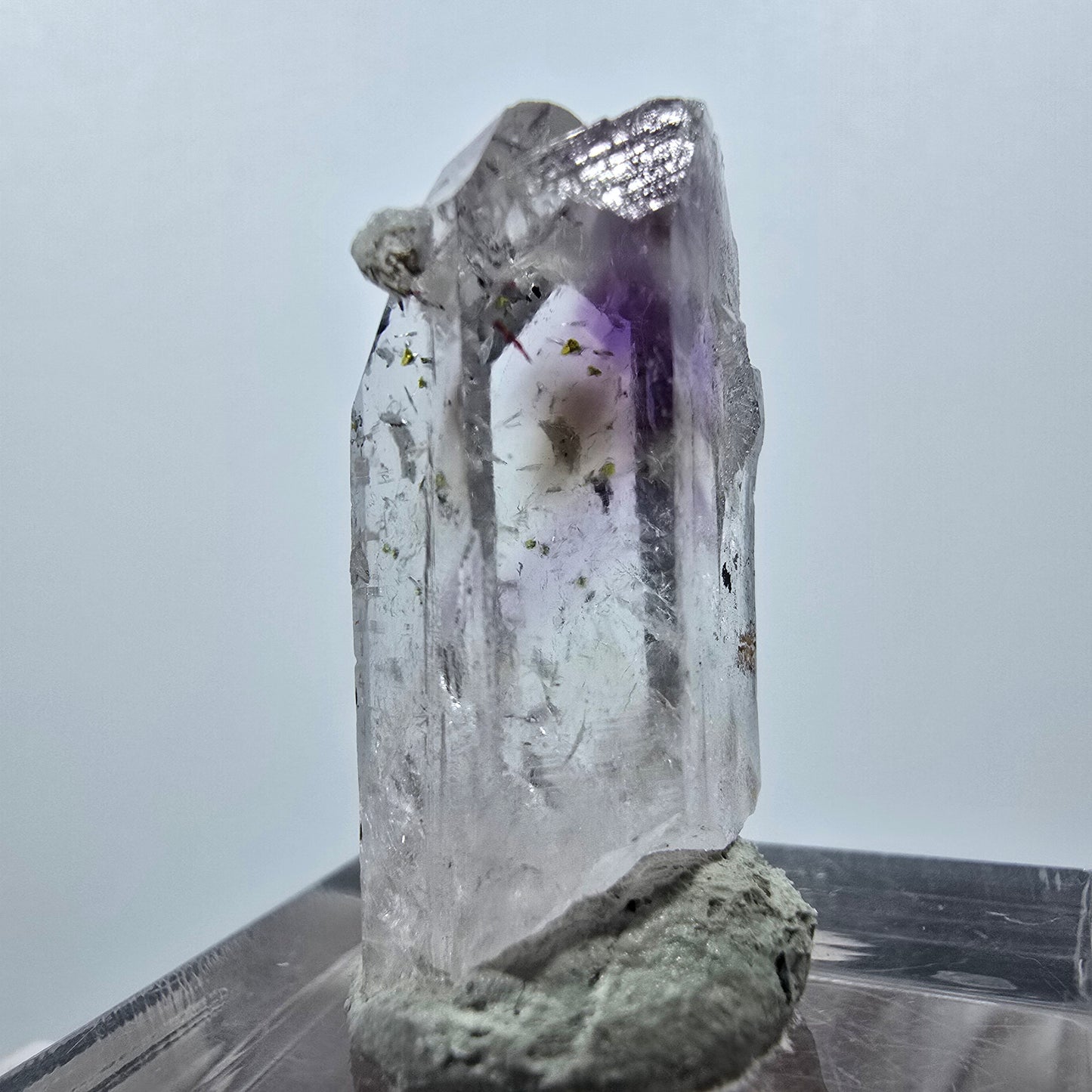 Améthyste fantôme avec préhnite, mine d'hématite Streep, Goboboseb, Namibie, 26 x 14 x 10 mm