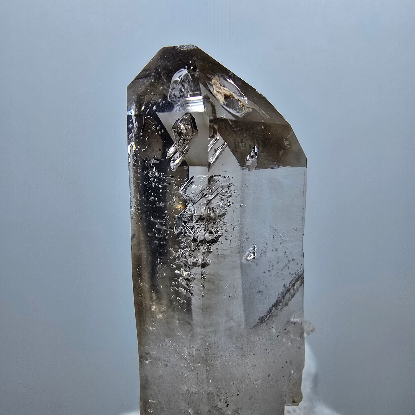 Quartz fumé fantôme transparent DT Scepter Point Goboboseb, Namibie 52 x 19 x 11 mm