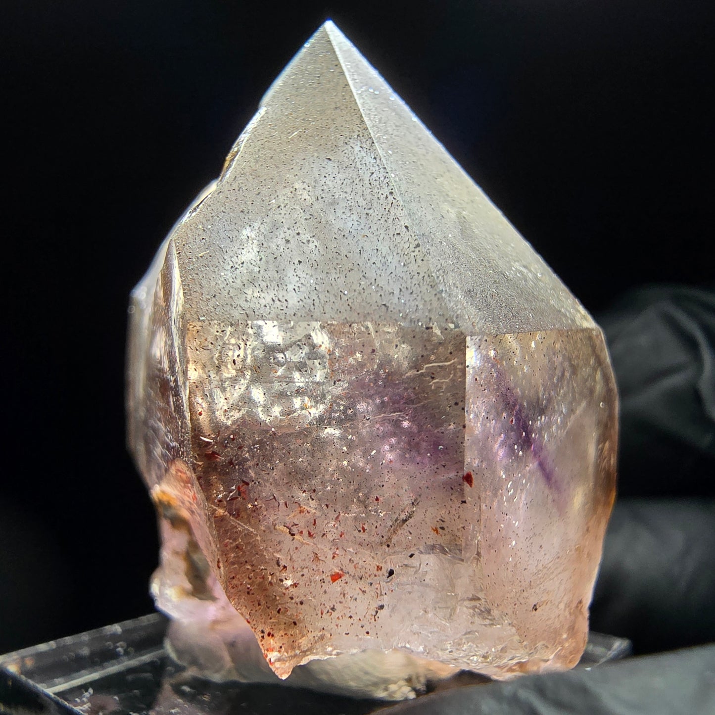 Klare Phantom Amethyst Fensterquarz Spitze 37*34*30mm aus Goboboseb, Namibia