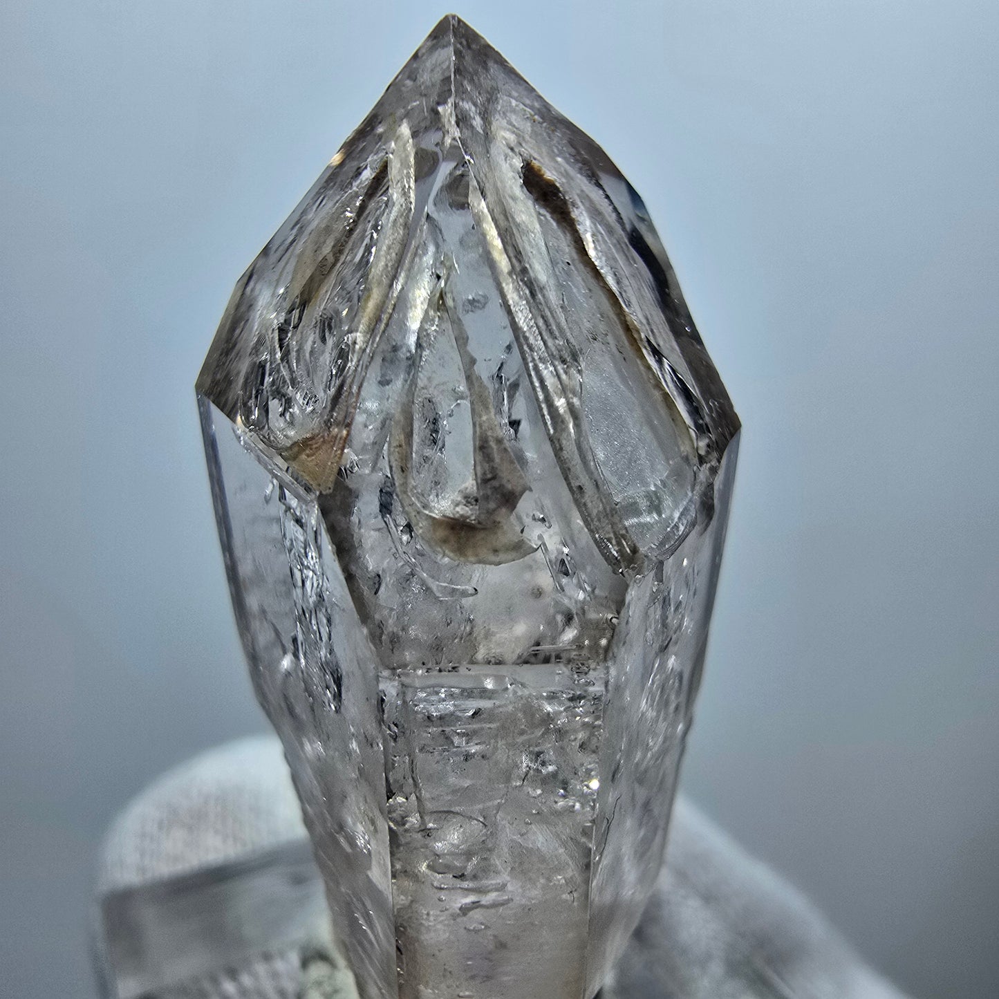 Pointe de quartz fumé Enhydro Phantom, 1x Bubble Goboboseb, Namibie 42 x 21 x 20 mm