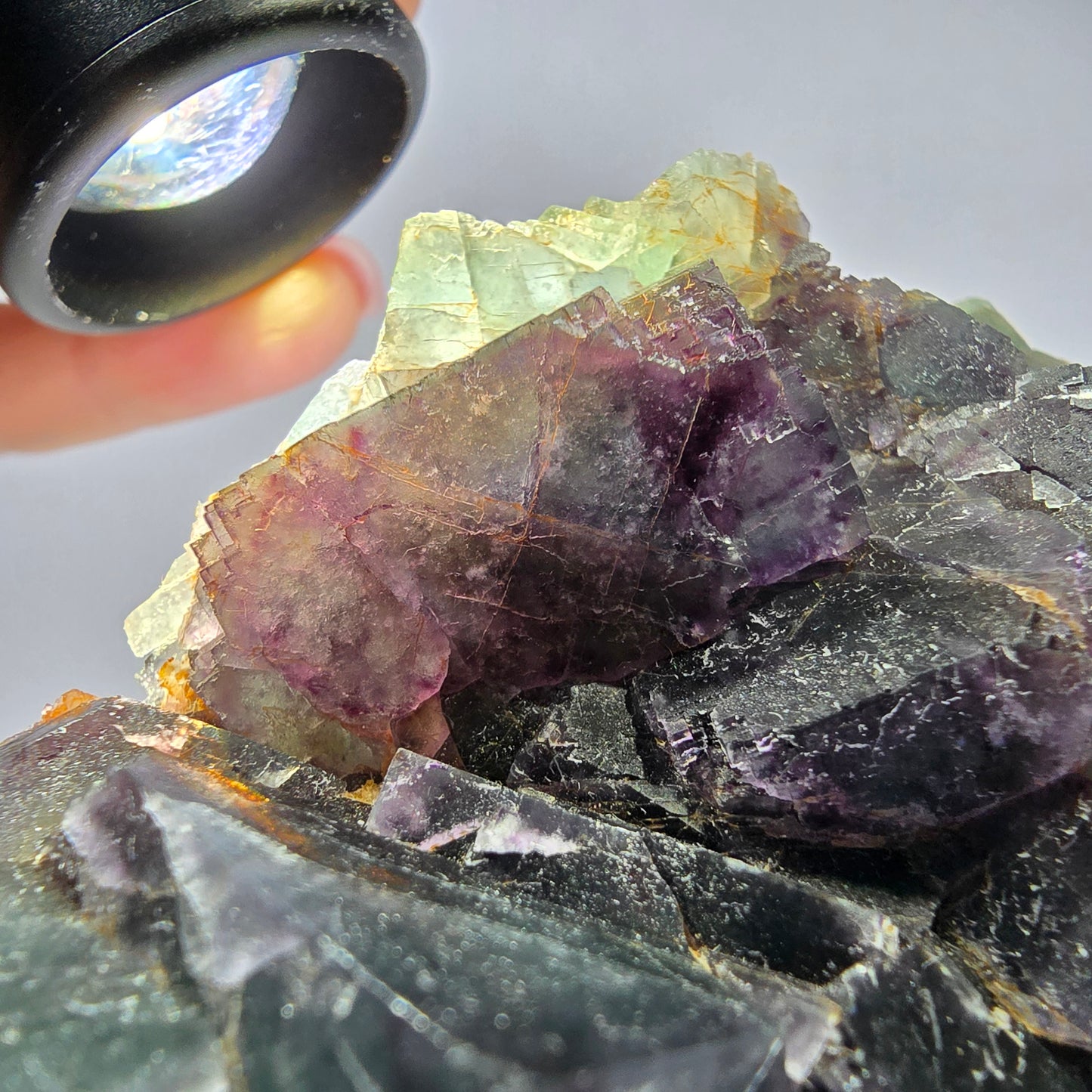Grand spécimen de cube de fluorite fantôme, vert violet, Okorusu, Namibie, 88 x 60 x 40 mm