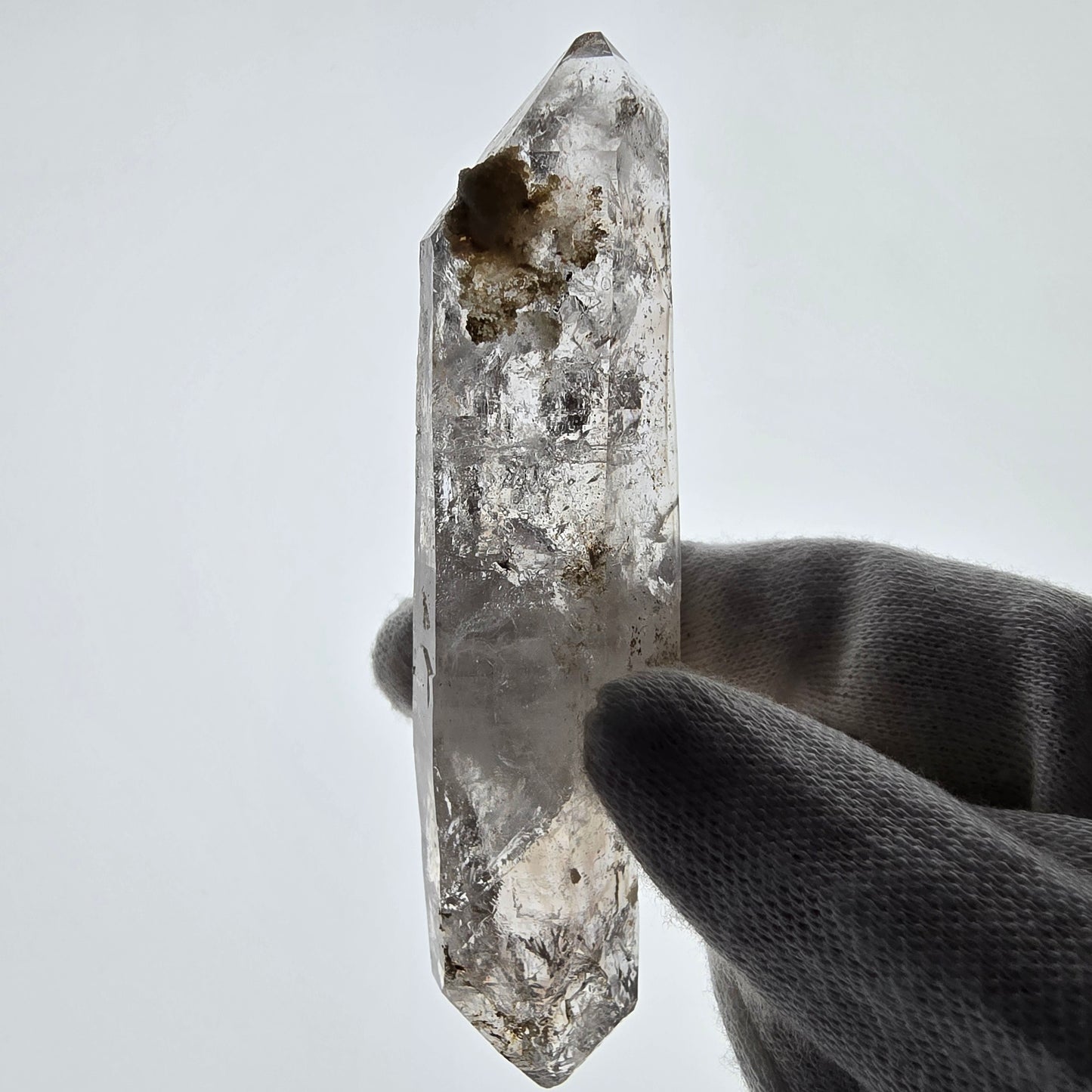 Sceptre DT en quartz fumé squelette Enhydro, poche Valentine en calcite UV, Namibie 98 x 24 x 18 mm