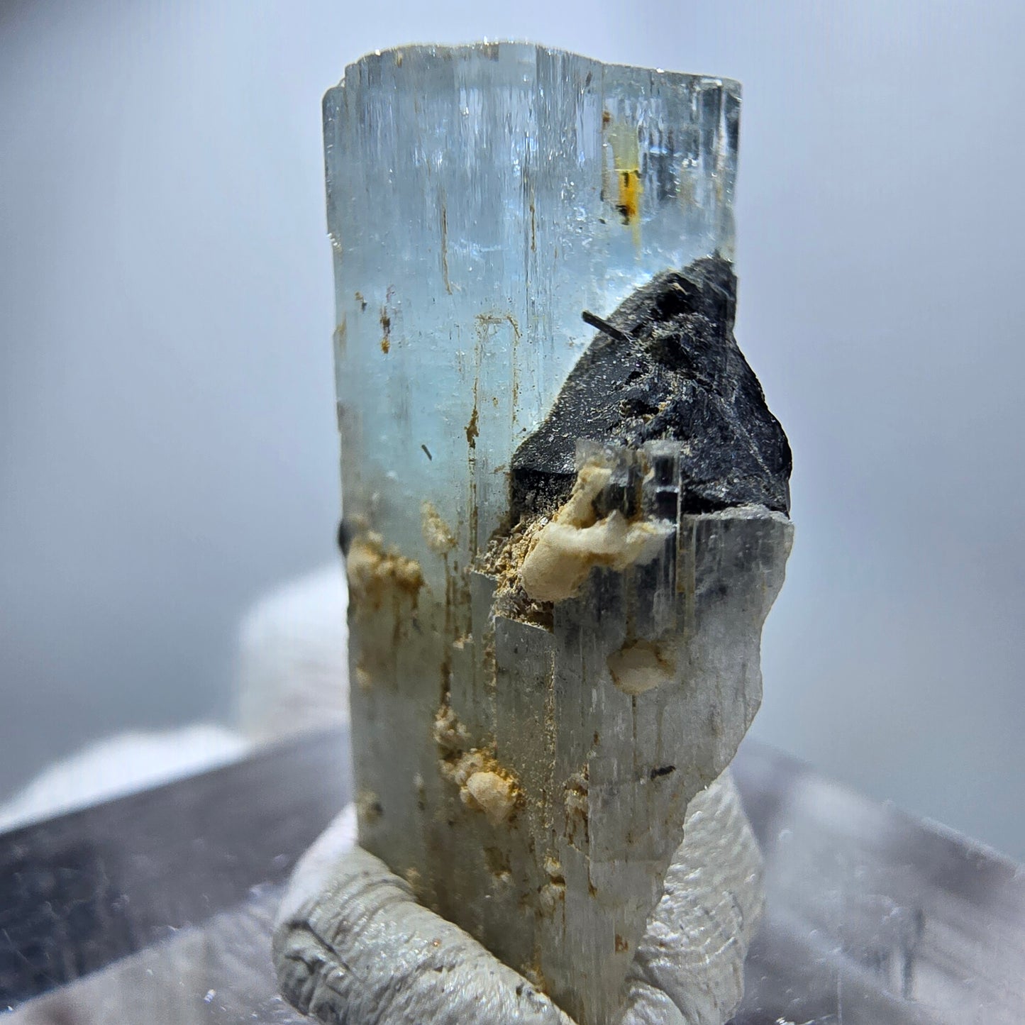 Seltener Aquamarin X mit Schörl Turmalin Erongo, Namibia 22*14*9mm