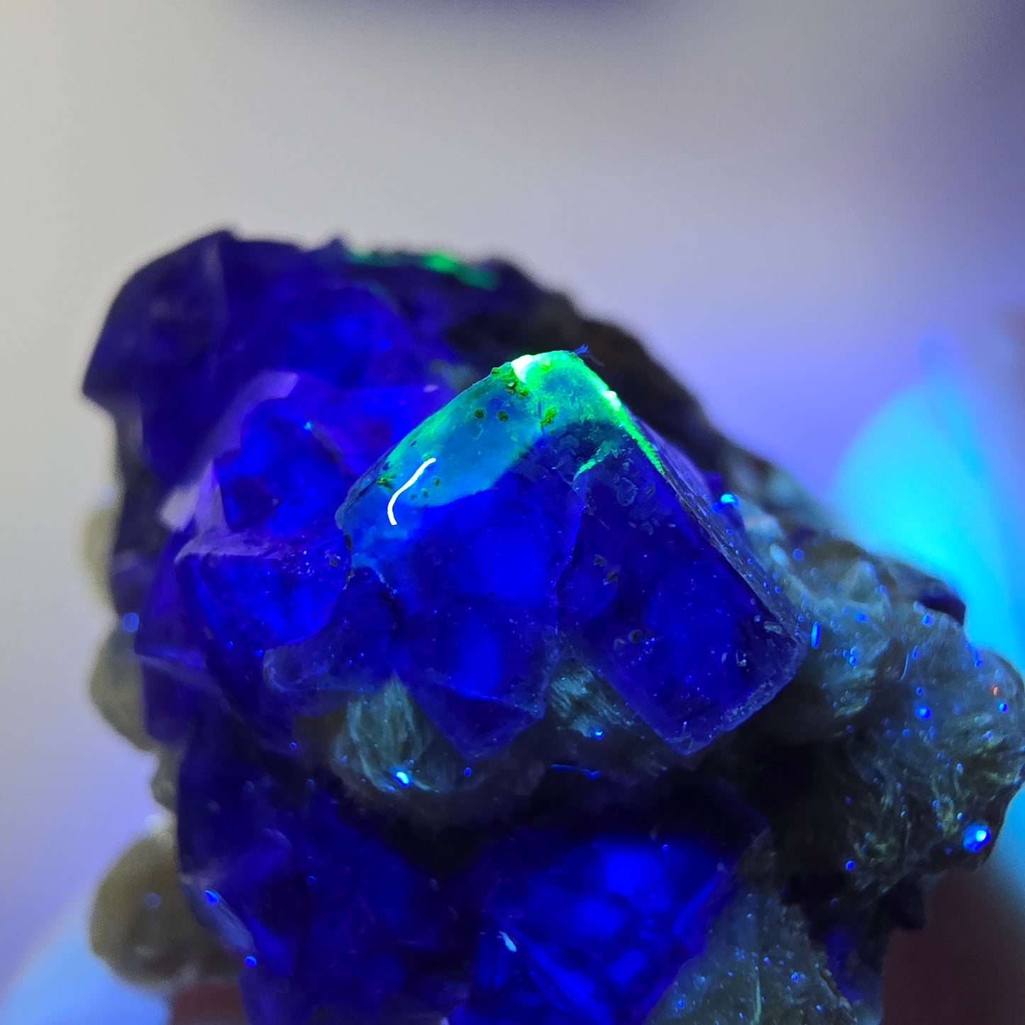 Cubes de fluorite fantôme colorés, hyalite, spécimen de muscovite, Erongo, Namibie, 42 x 39 x 28 mm