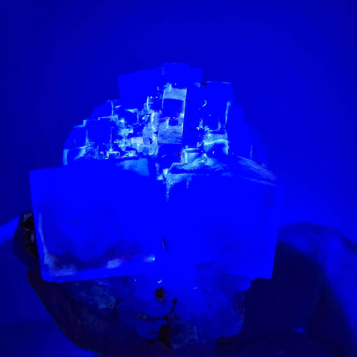 Seltene UV Phantom Fluorit Würfel, Quarz Stufe Brandberg, Namibia 28*25*14mm