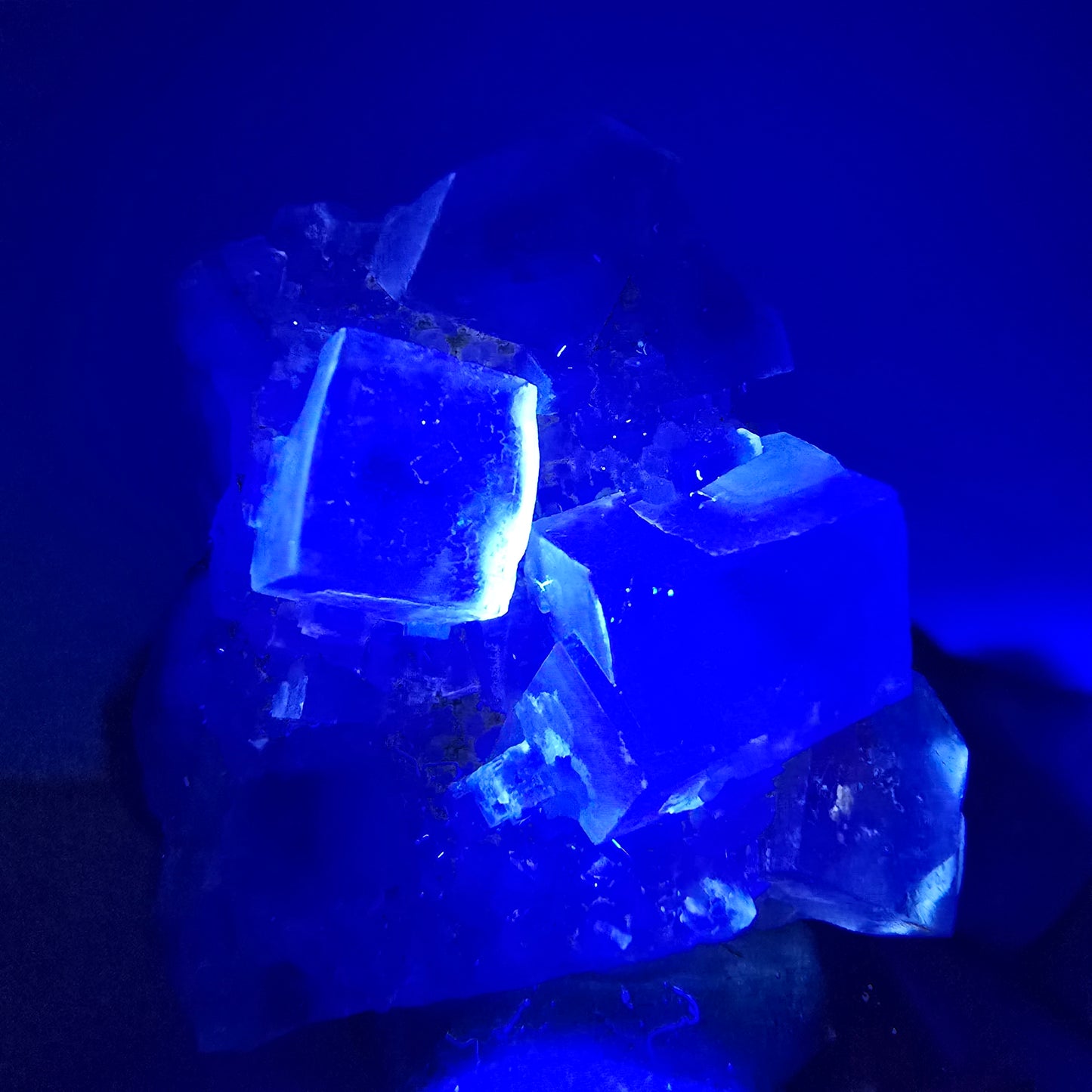 Seltene UV Phantom Fluorit Würfel, Quarz Stufe Brandberg, Namibia 34*29*12mm