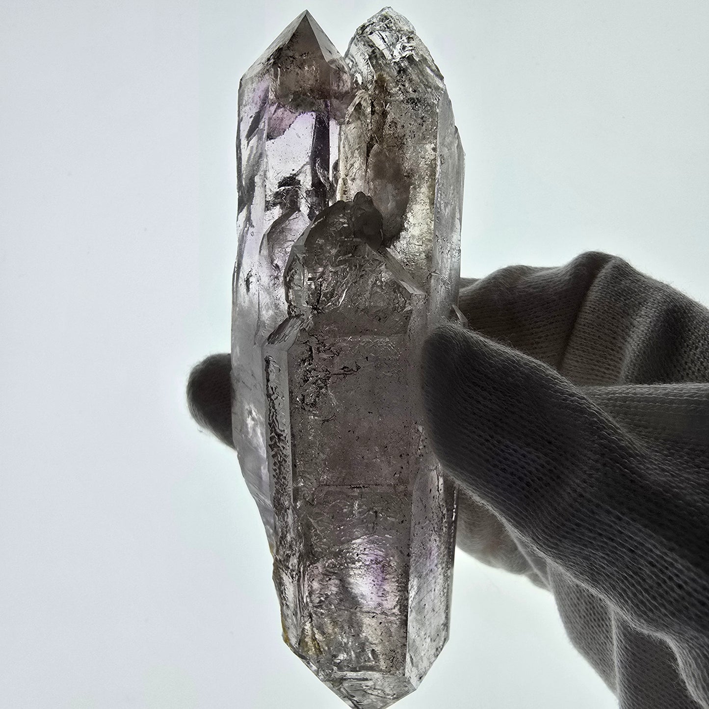 Gobo de poche Enhydro Skeleton Amethyst DT Scepter Valentine. Namibie 117 x 37 x 33 mm