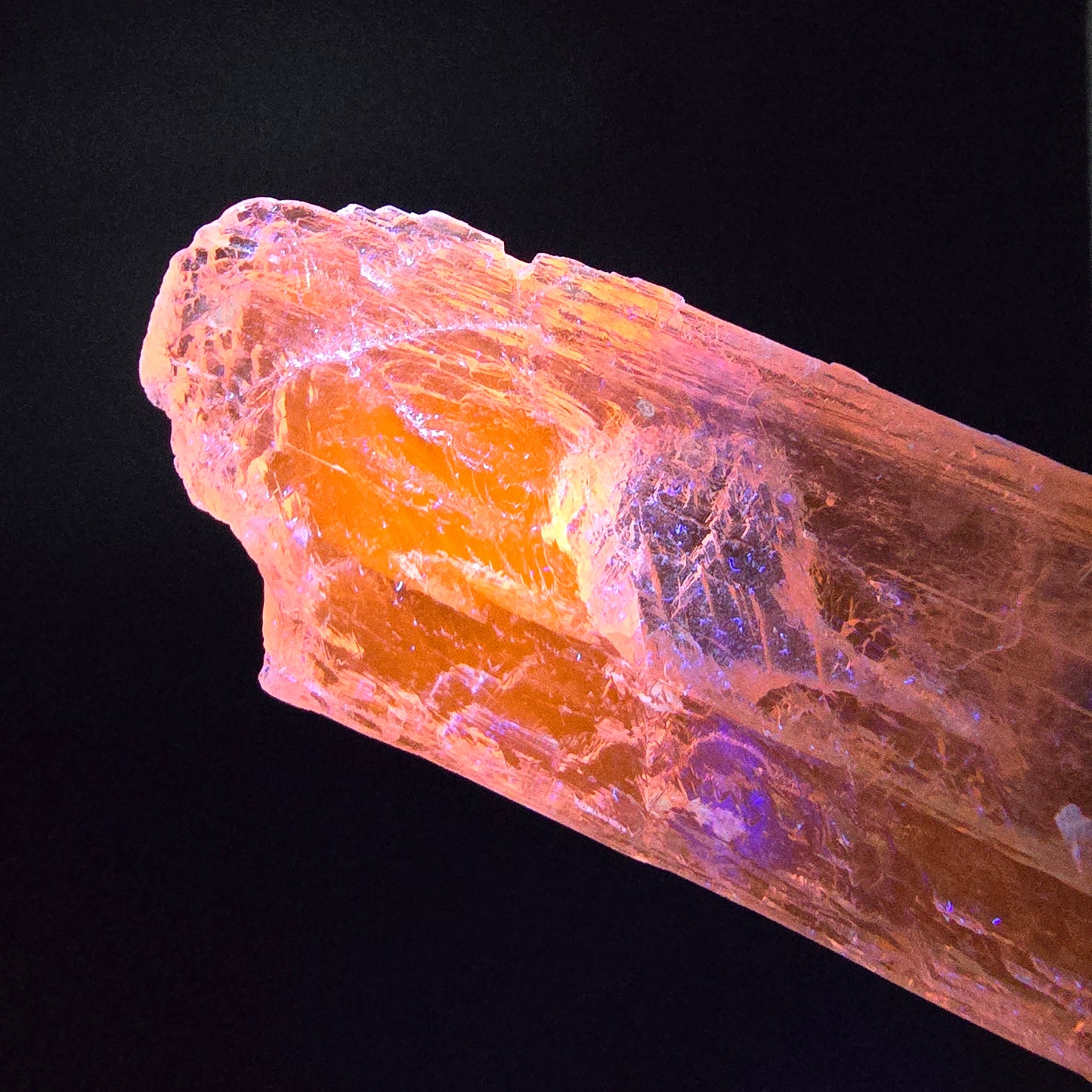 Seltener klarer Kunzit X Spodumen rosa weiß mit Regenbogen 375ct aus Brasilien