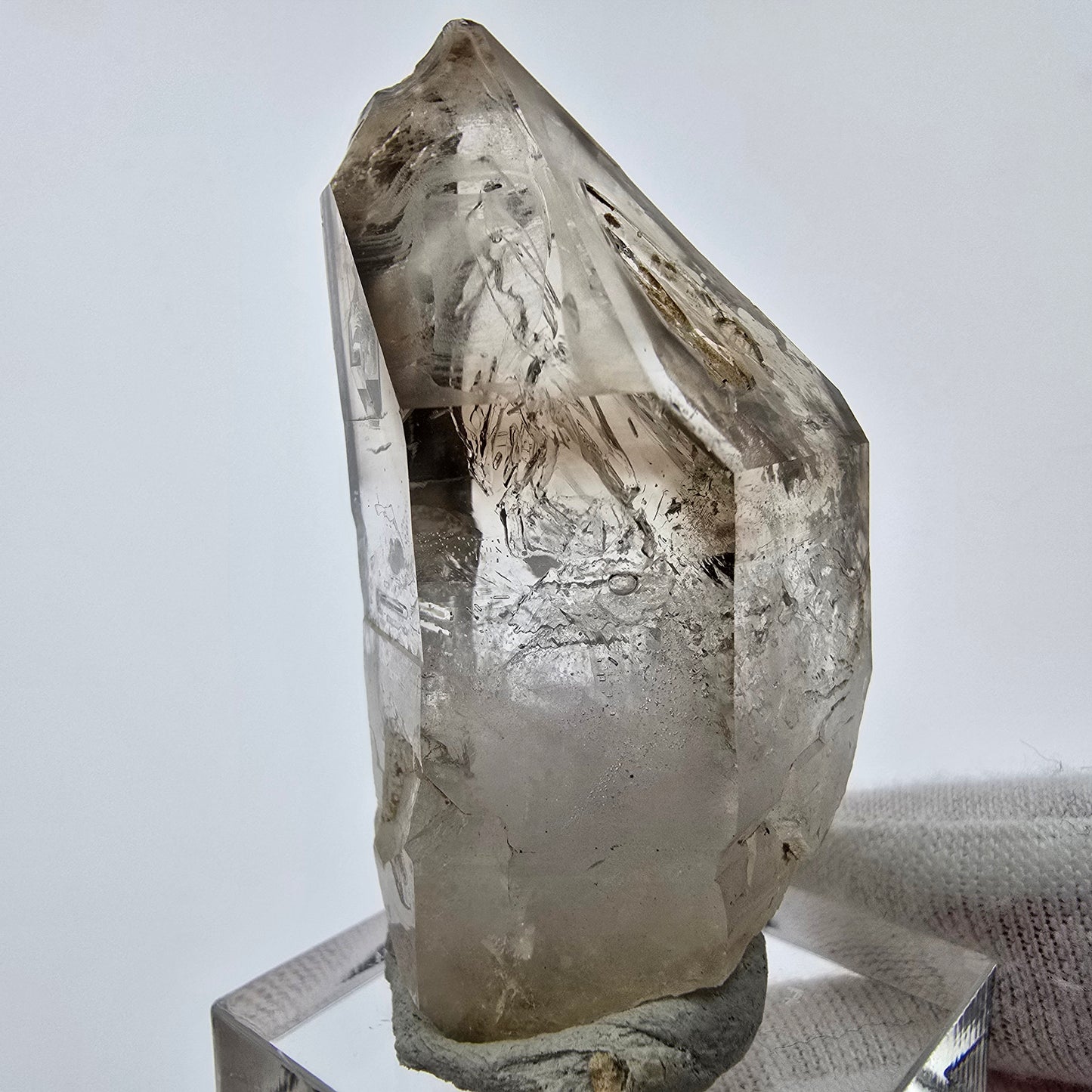 Enhydro Phantom Smoky Quartz Sceptre Tip 2x Bubble Goboboseb, Namibie 50*26*20mm
