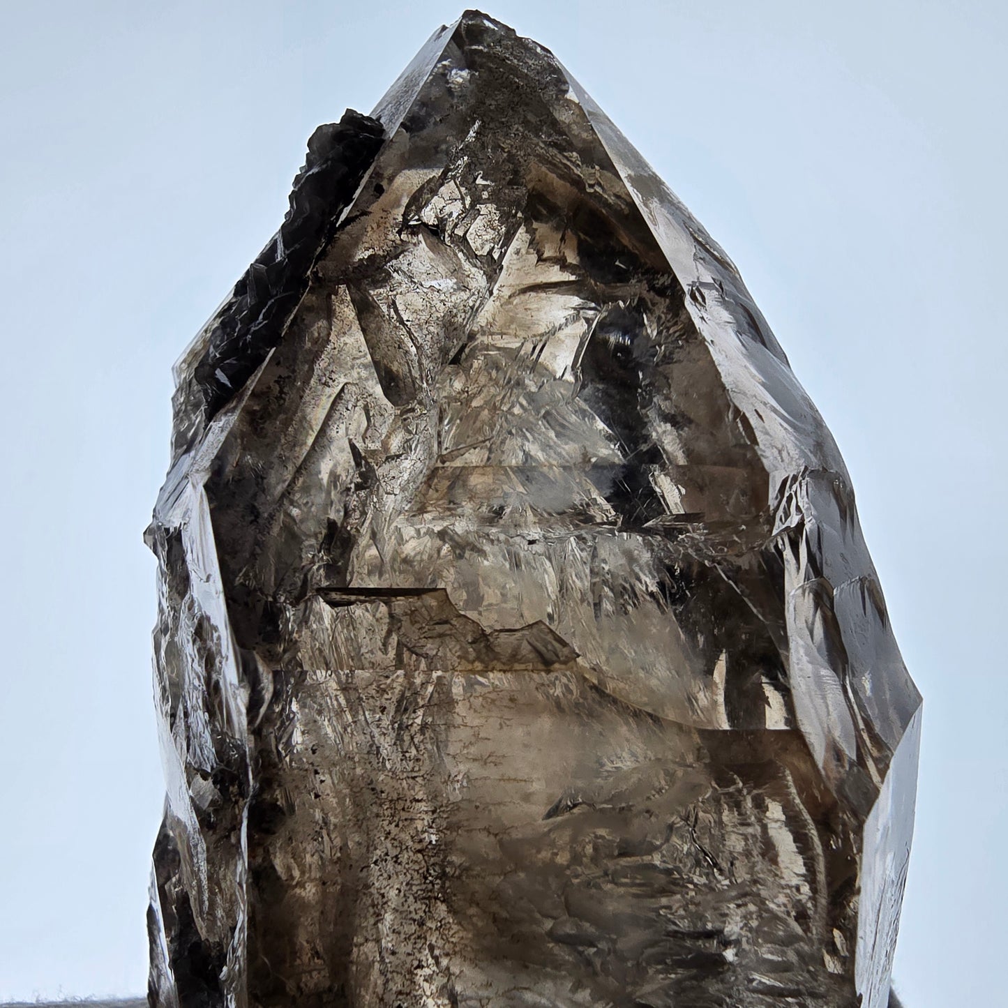 Sceptre en quartz fumé squelette Enhydro, calcite UV, 3 bulles, poche Saint-Valentin, Namibie, 149 x 71 x 52 mm