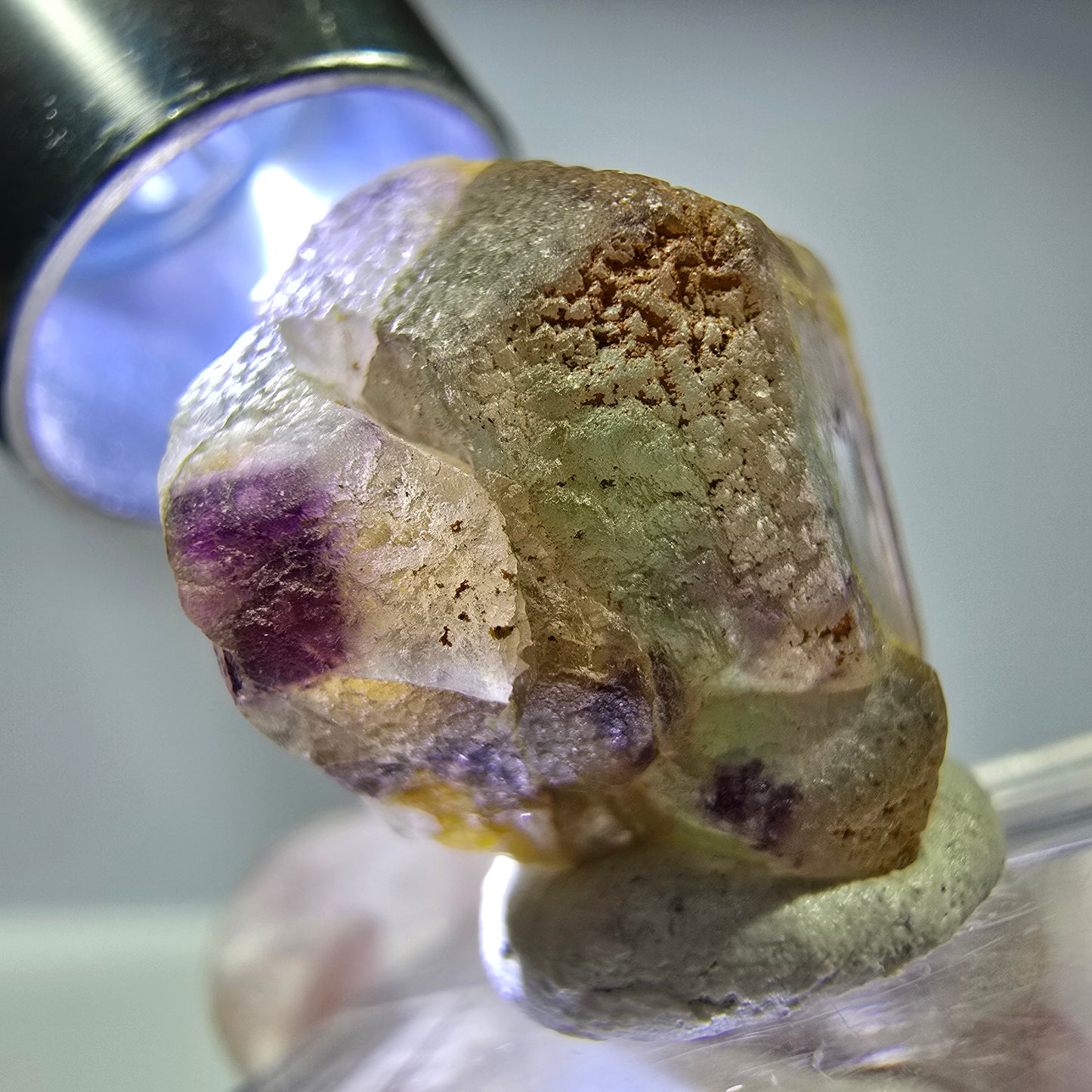 Cube de fluorite fantôme, zonal, spécimen de muscovite, Erongo, Namibie, 20 x 18 x 14 mm