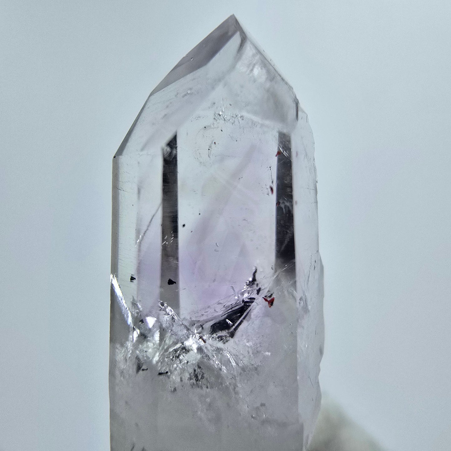 Phantom Amethyst Kristall mit Hämatit Streep Mine Goboboseb Namibia 30*12*9mm