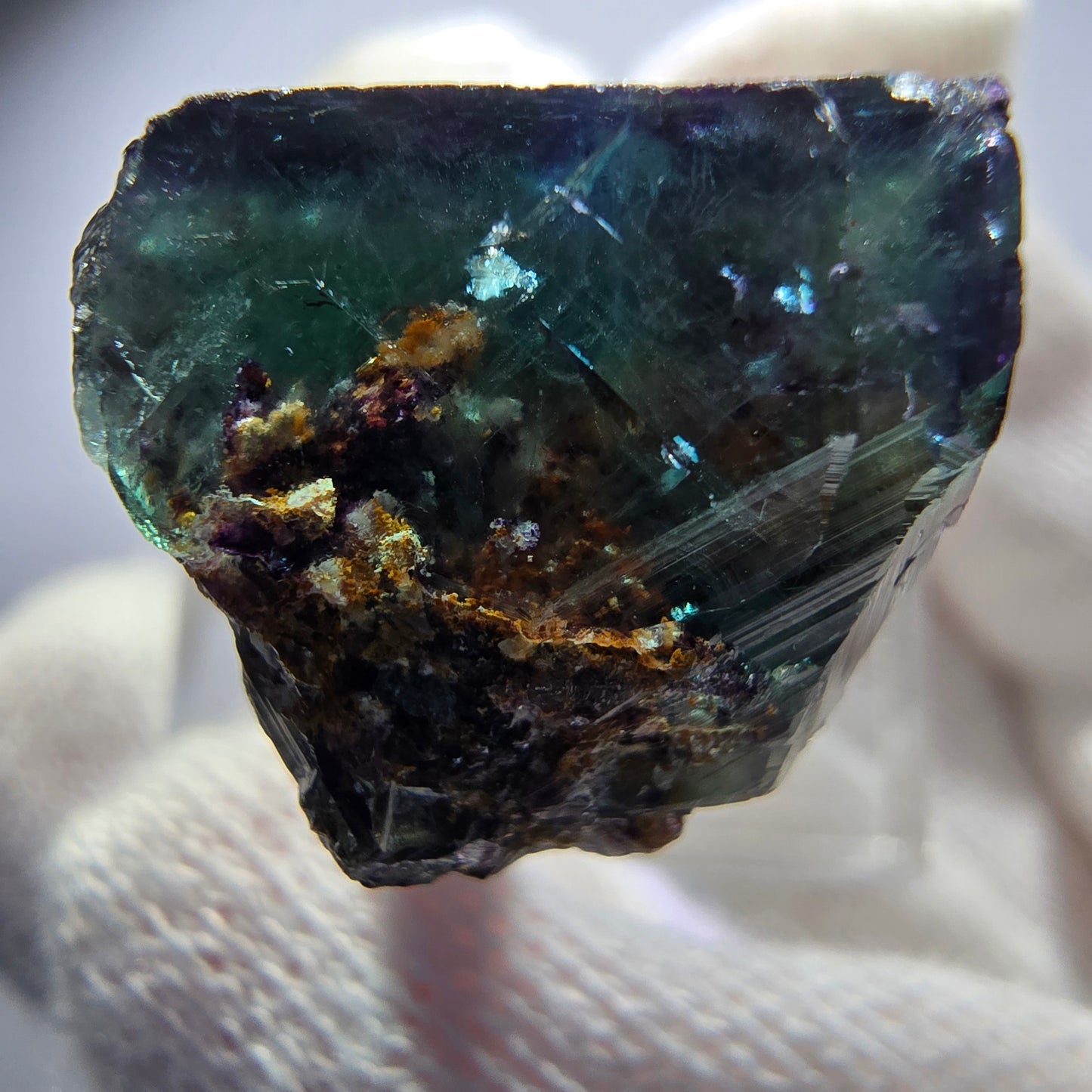 Spécimen rare de cube de fluorite fantôme zonal vert violet Okorusu, Namibie 29*25*16mm