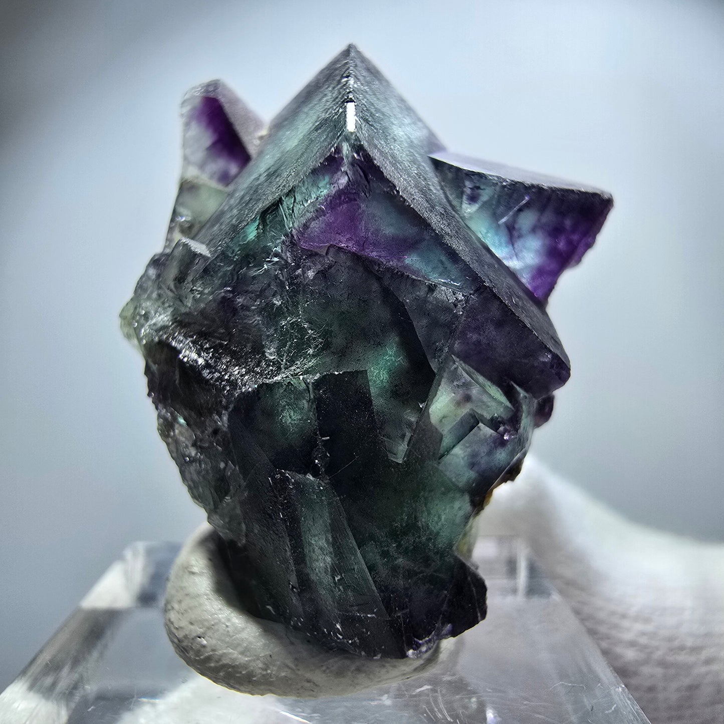 Spécimen rare de cube de fluorite fantôme, vert zonal et violet, Okorusu, Namibie, 34 x 26 x 17 mm