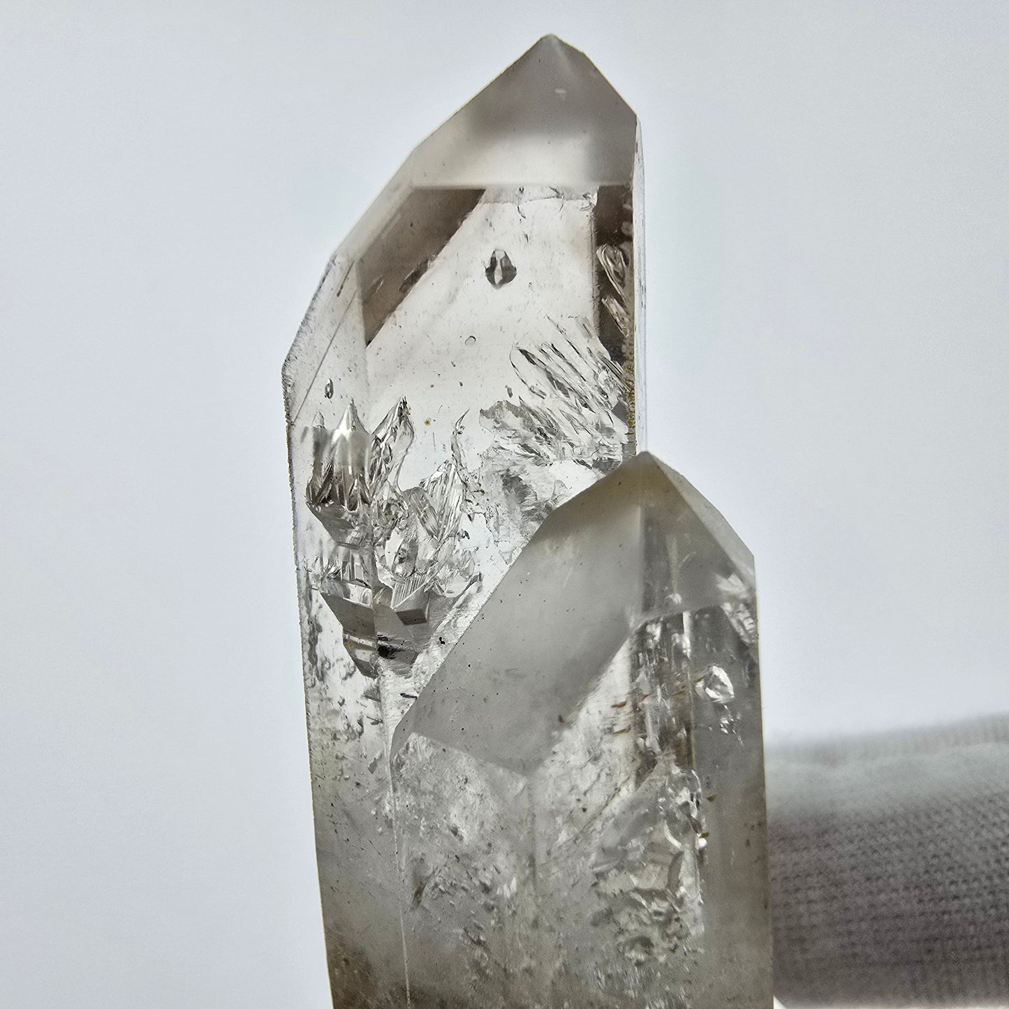 Enhydro Phantom Smoky Quartz Points 2x Bubble Goboboseb, Namibie 52*19*15mm