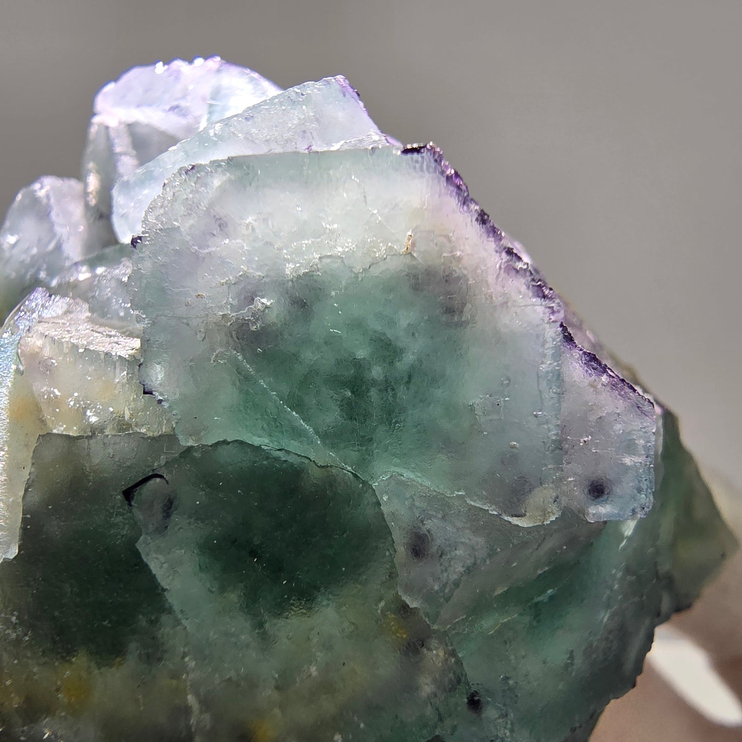 Seltene Phantom Fluorit Würfel Stufe grün lila zonar Okorusu, Namibia 75*69*44mm