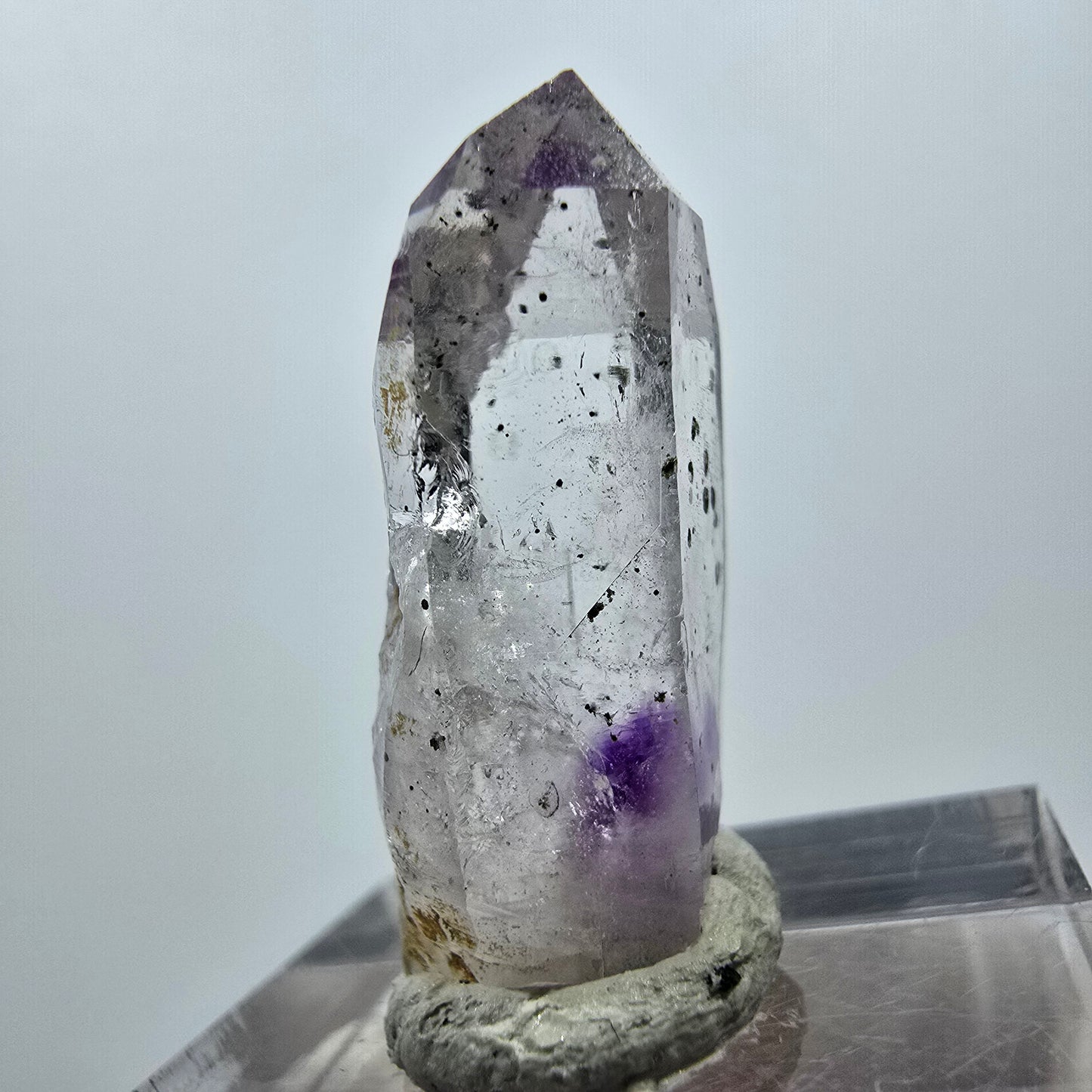 Améthyste fantôme avec hématite, mine Streep, Goboboseb, Namibie, 27 x 13 x 10 mm