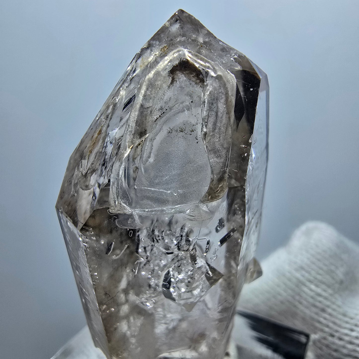 Pointe de quartz fumé Enhydro Phantom, 1x Bubble Goboboseb, Namibie 42 x 21 x 20 mm