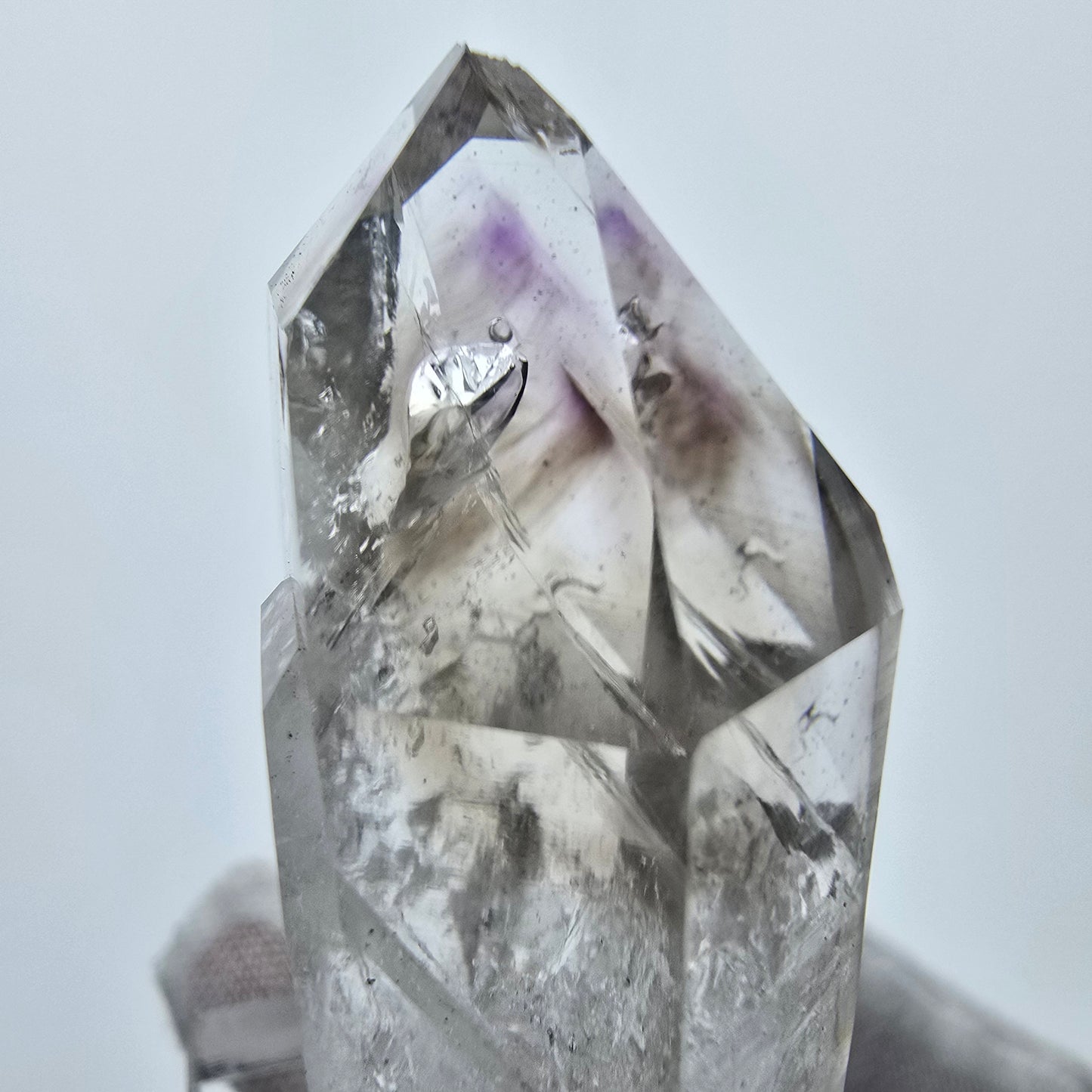 Enhydro Phantom Amethyst, 2x Blase Streep Mine Goboboseb Namibia 47*28*18mm