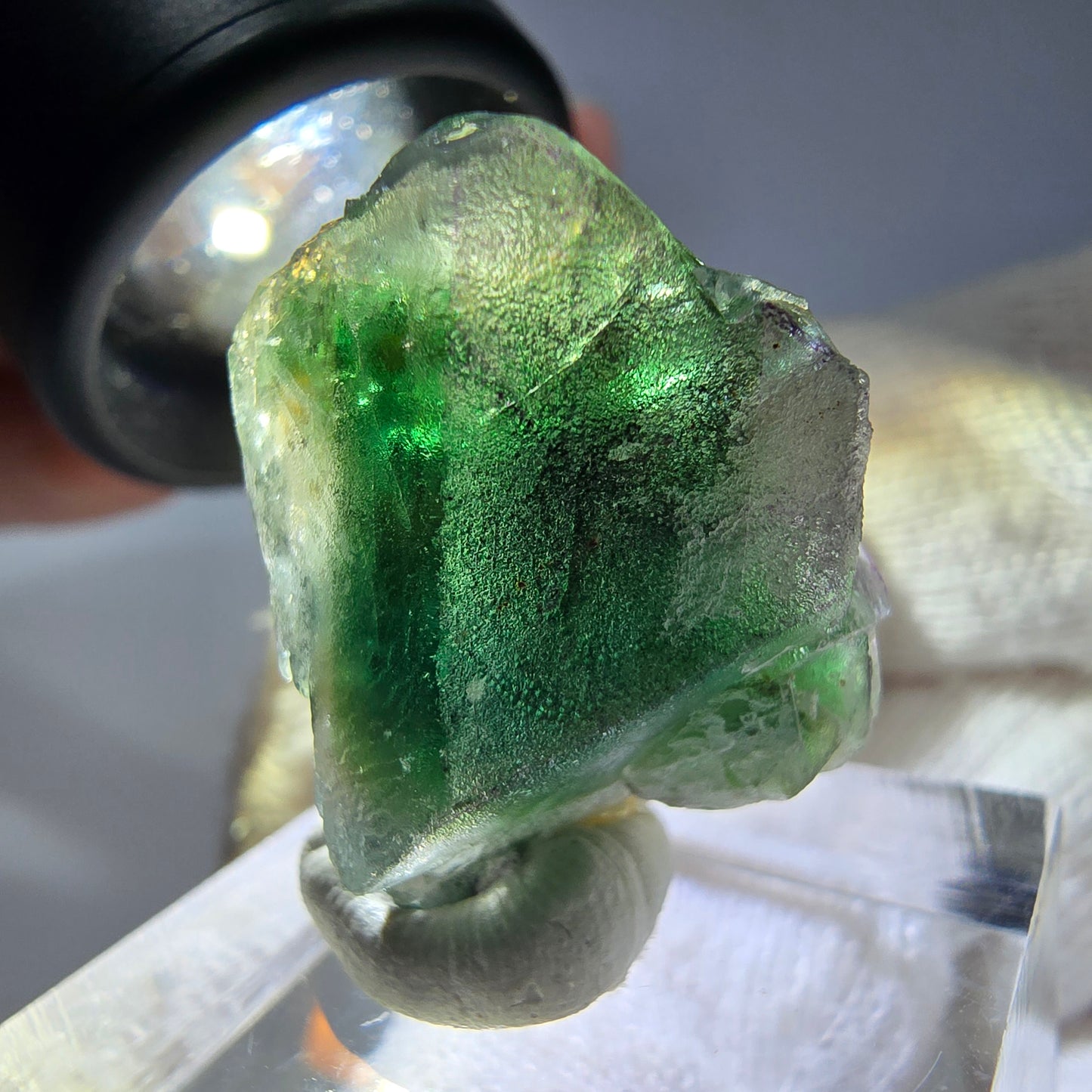 Cube de fluorite fantôme zonal, muscovite, spécimen d'hyalite, Erongo, Namibie, 26 x 18 x 16 mm