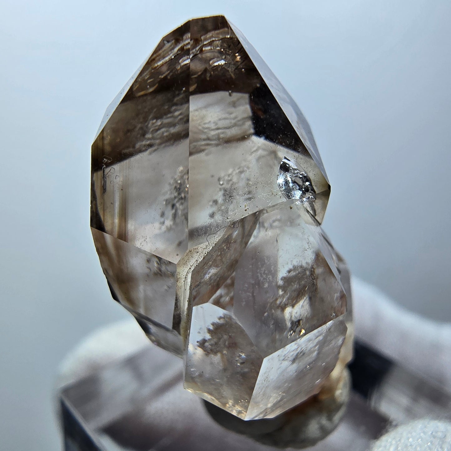 Klare Phantom Rauchquarz Zepter Stufe Goboboseb, Namibia 34*19*14mm