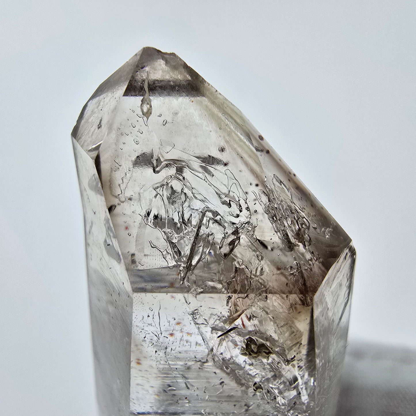 Enhydro Phantom Rauchquarz Eisen Spitze 1x Blase Goboboseb, Namibia 47*22*13mm