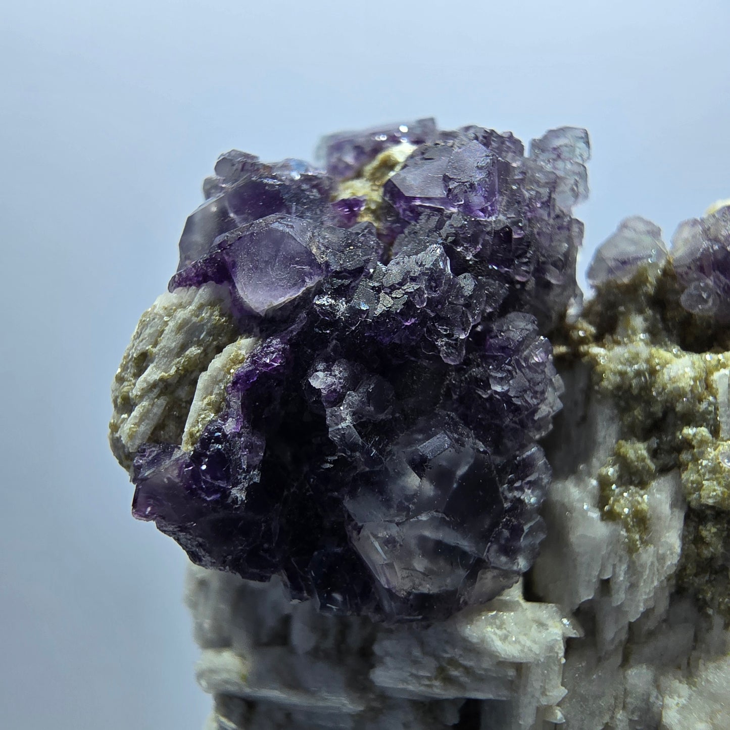Cube de fluorite fantôme, muscovite, spécimen d'orthose, Erongo, Namibie, 56 x 44 x 28 mm