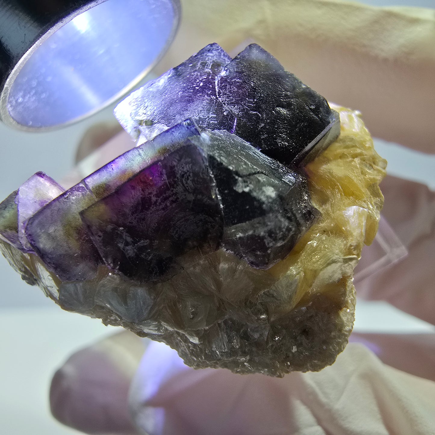 Cubes de fluorite fantôme colorés, spécimen de muscovite, Erongo, Namibie, 32 x 27 x 13 mm