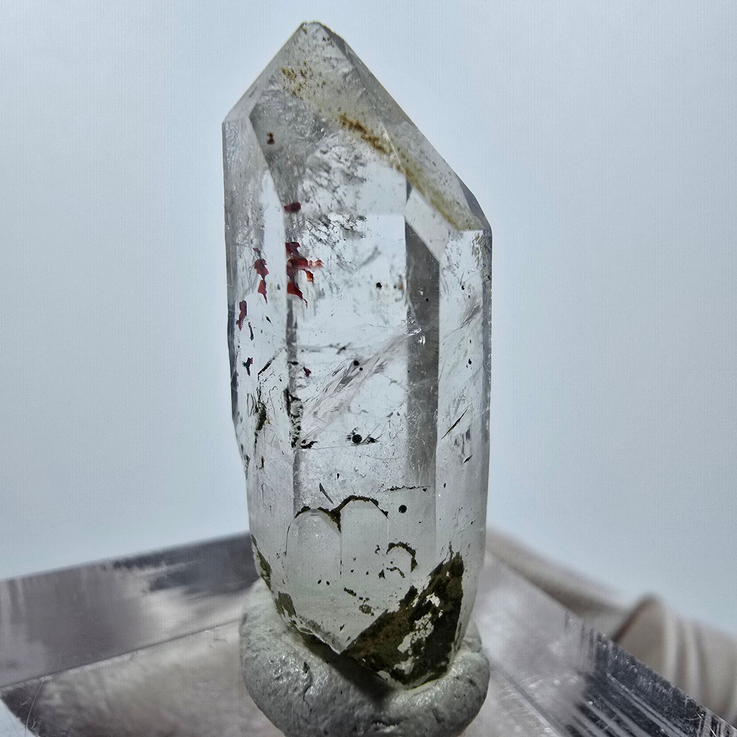 Quartz clair Harlequin Point Streep Mine, Goboboseb, Namibie 28 x 11 x 10 mm