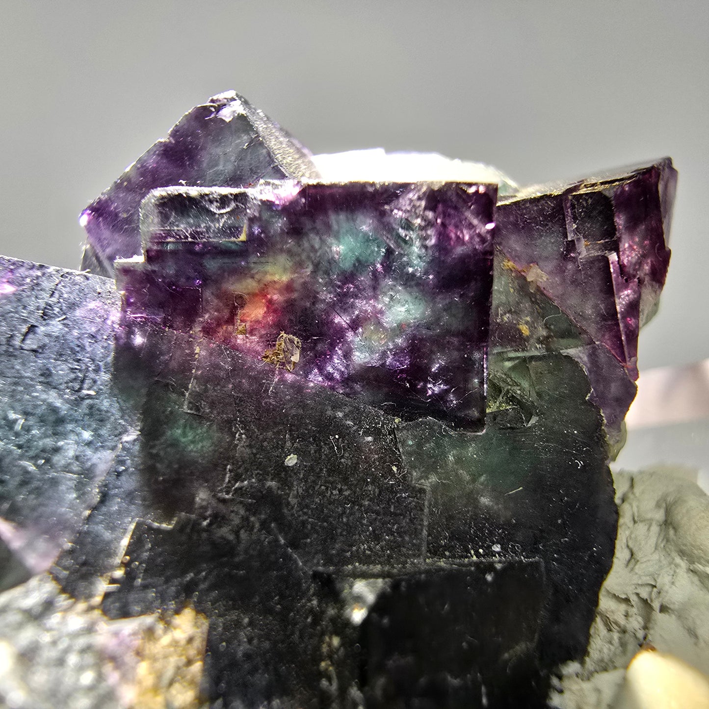 Seltene Phantom Fluorit Würfel Stufe Tie-Dye Pocket, Okorusu, Namibia 61*43*26mm