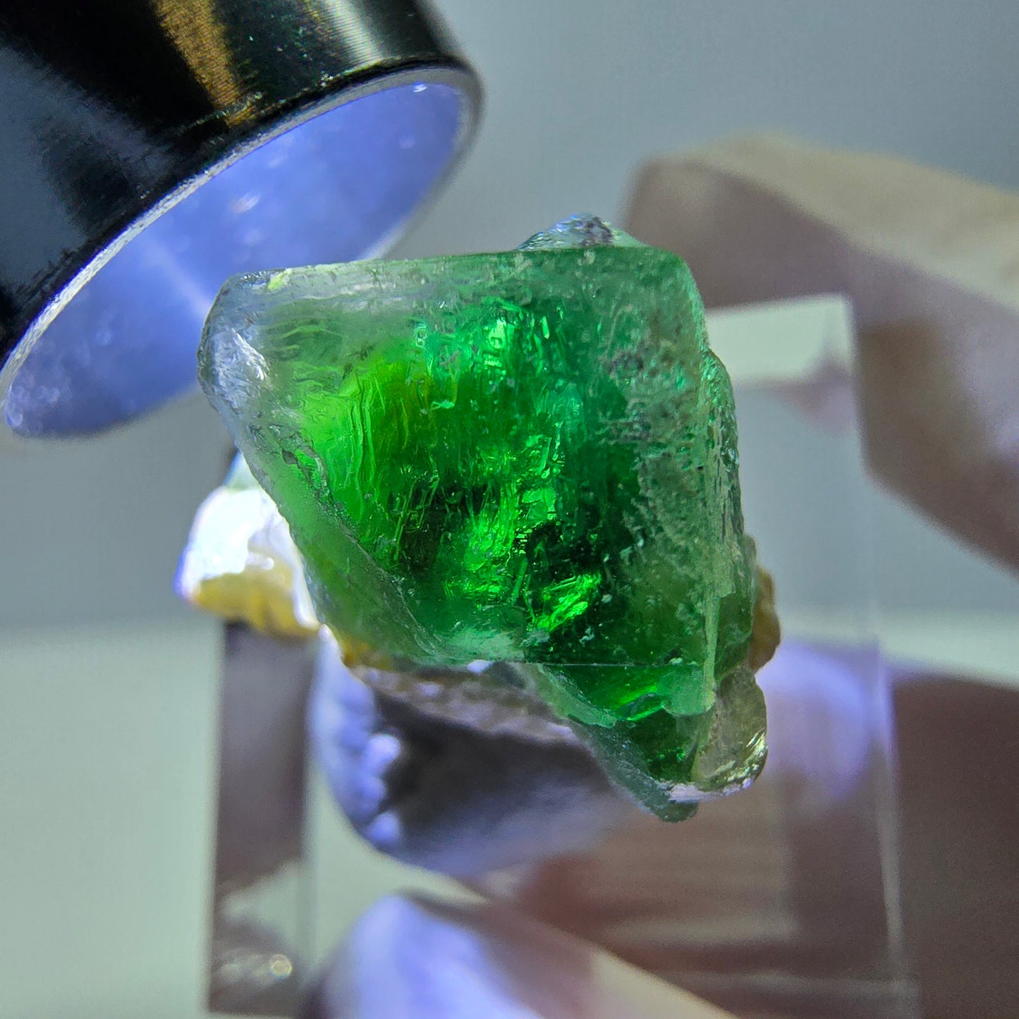 Cube de fluorite fantôme, zonal, muscovite, spécimen d'hyalite, Erongo, Namibie, 22 x 19 x 16 mm