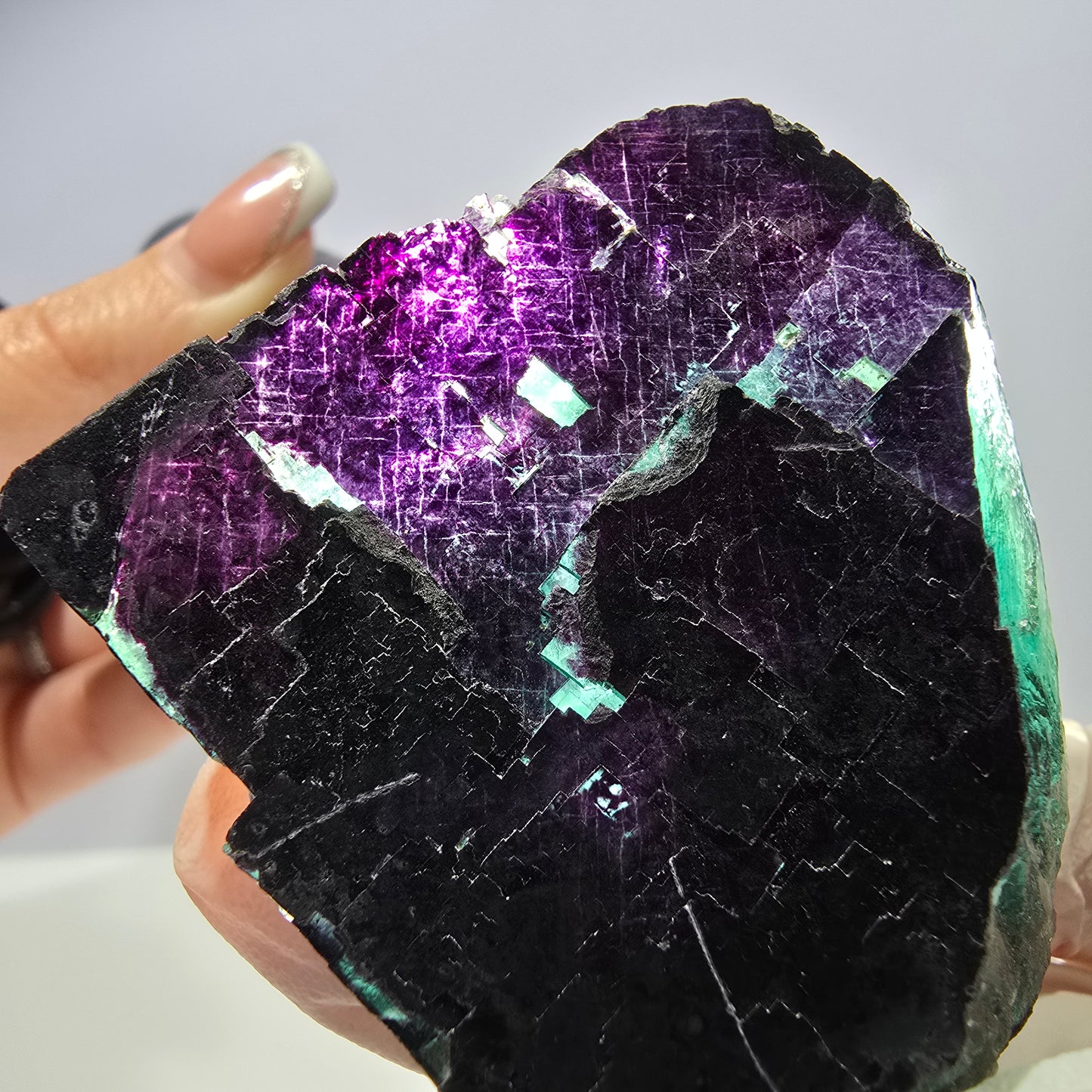 Spécimen de cube de fluorite fantôme vert violet zonal 11:11 Angel Pocket, Namibie 56*48*19mm