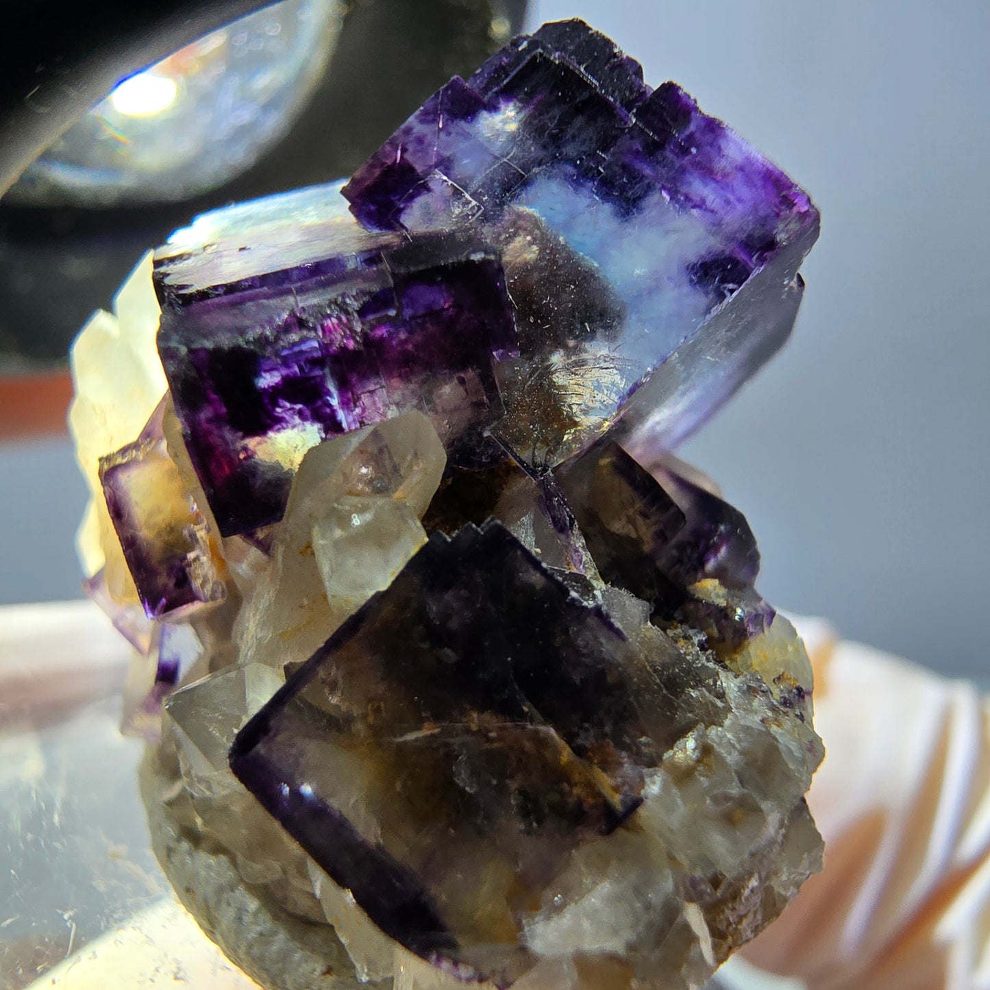 Phantom Fluorit Würfel, parkettiert, Quarz Stufe Okorusu, Namibia 28*24*19mm
