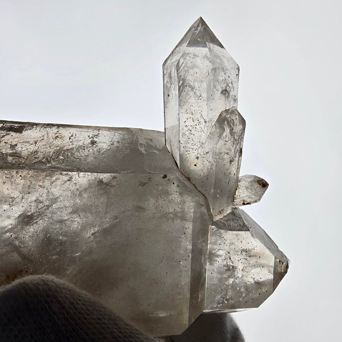 Quartz fumé squelette Enhydro DT, calcite UV, 3x Bubble Valentine Pocket Namibie 121 x 76 x 35 mm