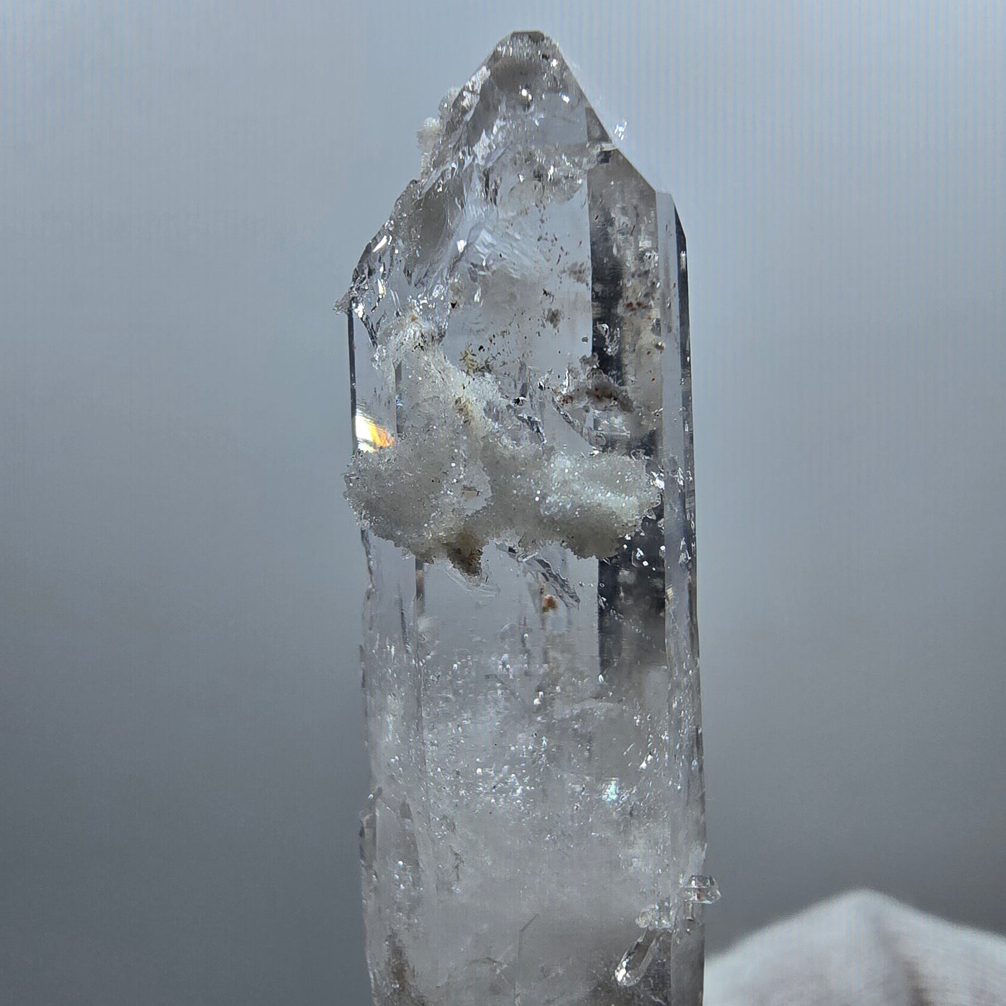 Quartz fumé lémurien Enhydro DT, quartz druze Valentine Pocket Goboboseb Namibie 69 x 17 x 13 mm