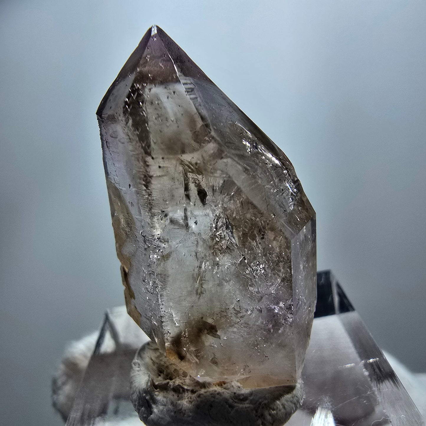 Phantom Amethyst, Rauchquarz Zepter Kristall Goboboseb, Namibia 31*17*16mm