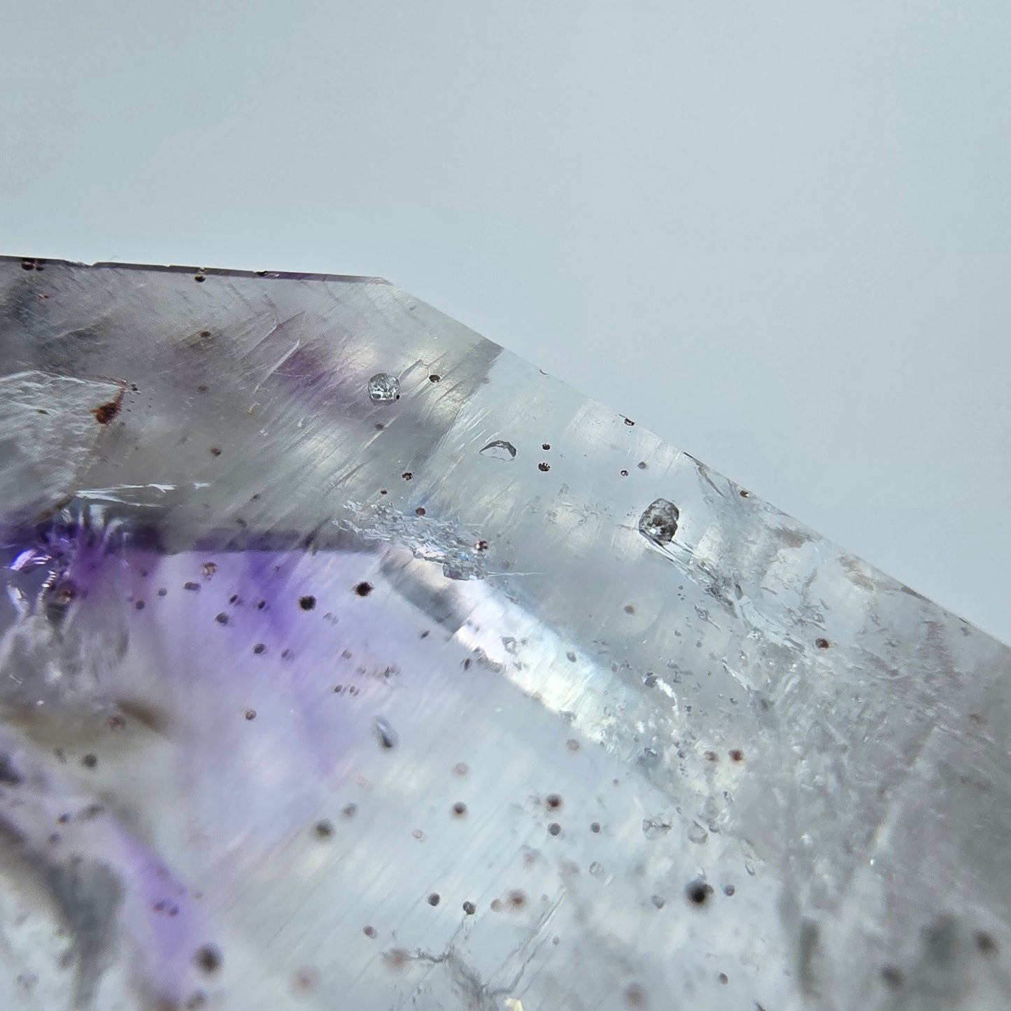 Phantom Amethyst mit Analcim, Hämatit Streep Mine Goboboseb Namibia 55*18*16mm