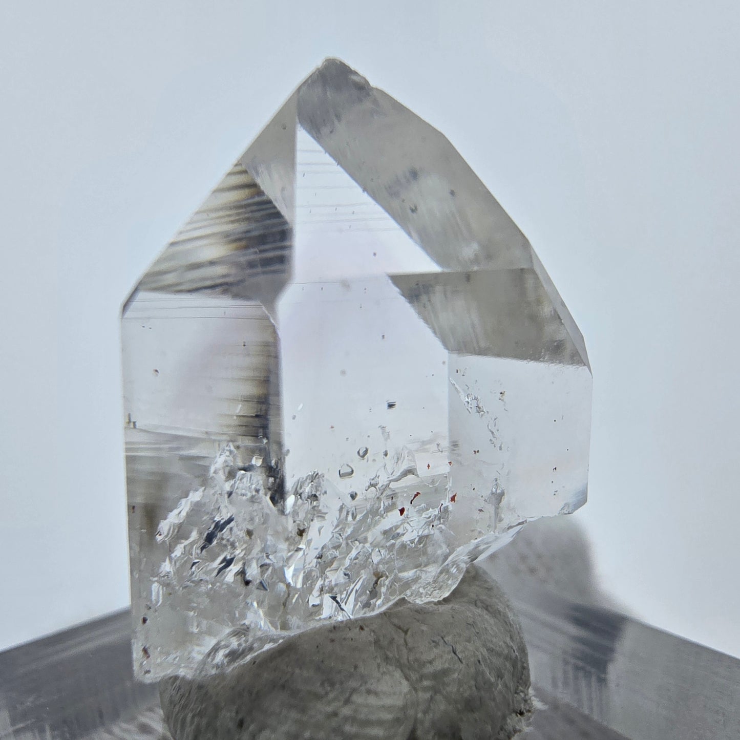 Klare Lemurian Quarz Spitze Streep Mine, Goboboseb, Namibia 26*20*13mm