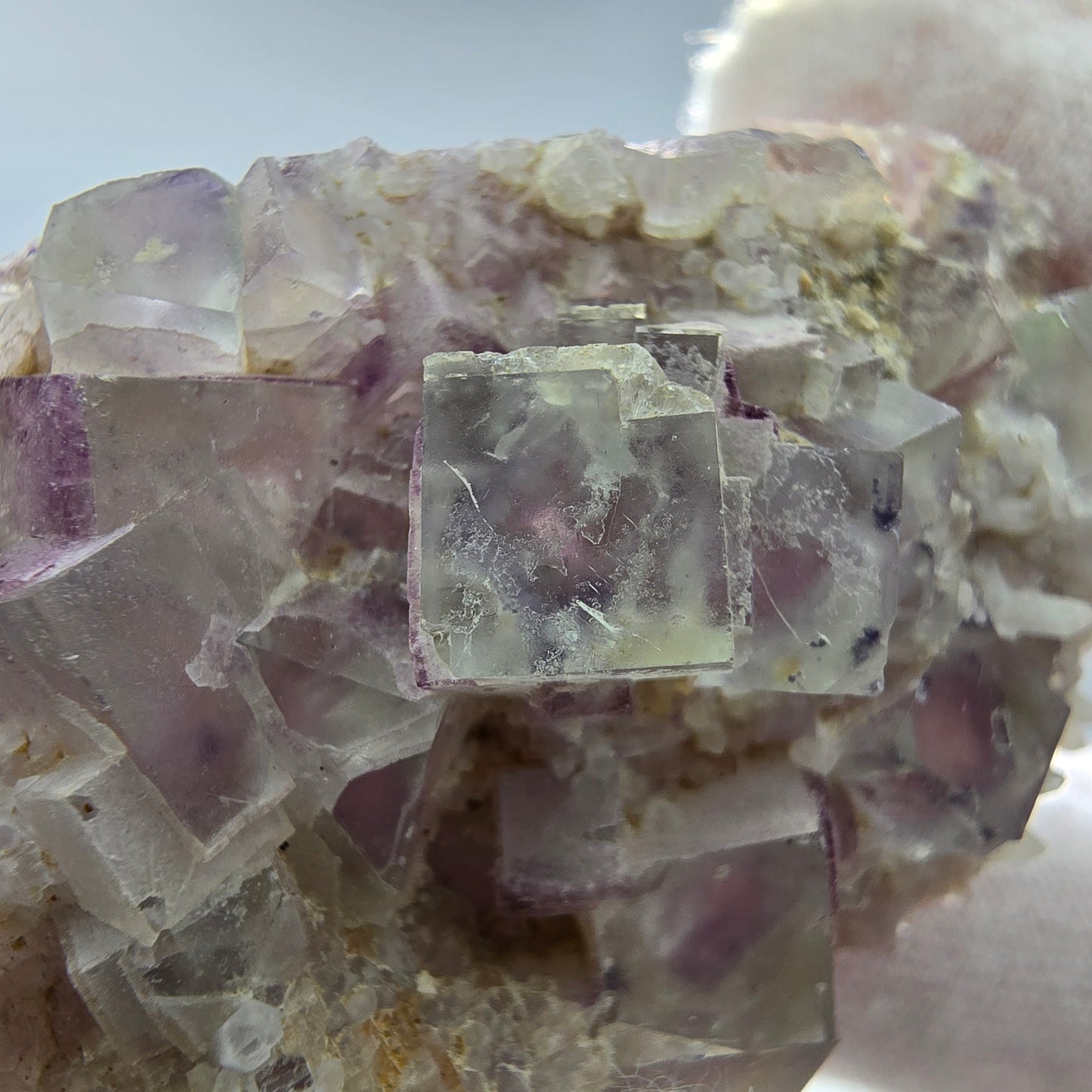 Seltene UV Phantom Fluorit Würfel, Quarz Stufe Brandberg, Namibia 47*31*18mm