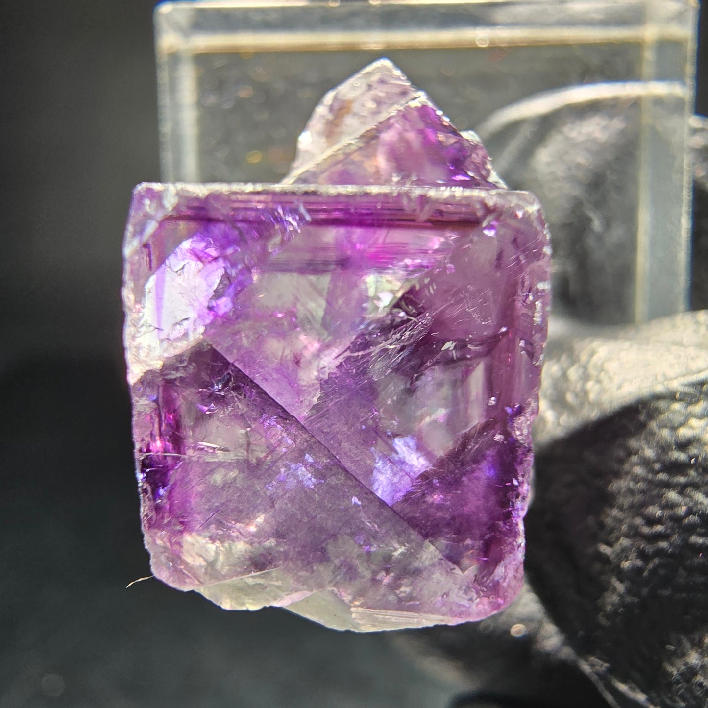 Seltene zonare Phantom Fluorit Würfel Stufe lila grün Okorusu Namibia 25*19*12mm