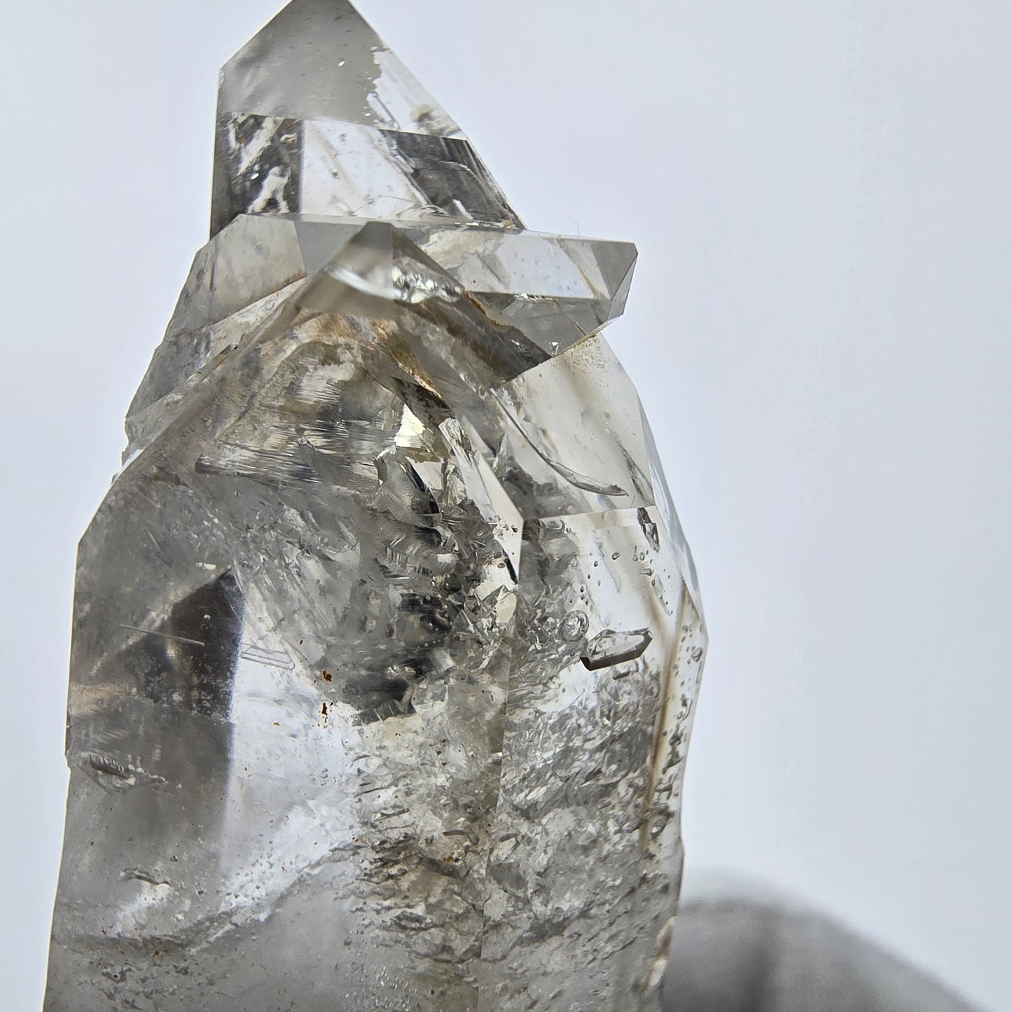 Enhydro Phantom Smoky Quartz Sceptre Tip 3x Bubble Goboboseb, Namibie 61*26*20mm