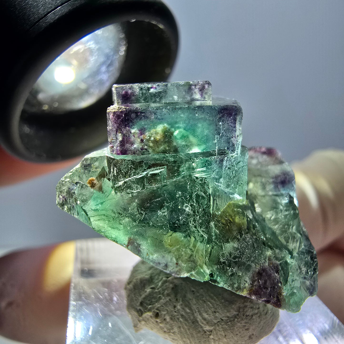 Spécimen de cube de fluorite fantôme, parqueté vert violet Okorusu, Namibie 31*25*18 mm