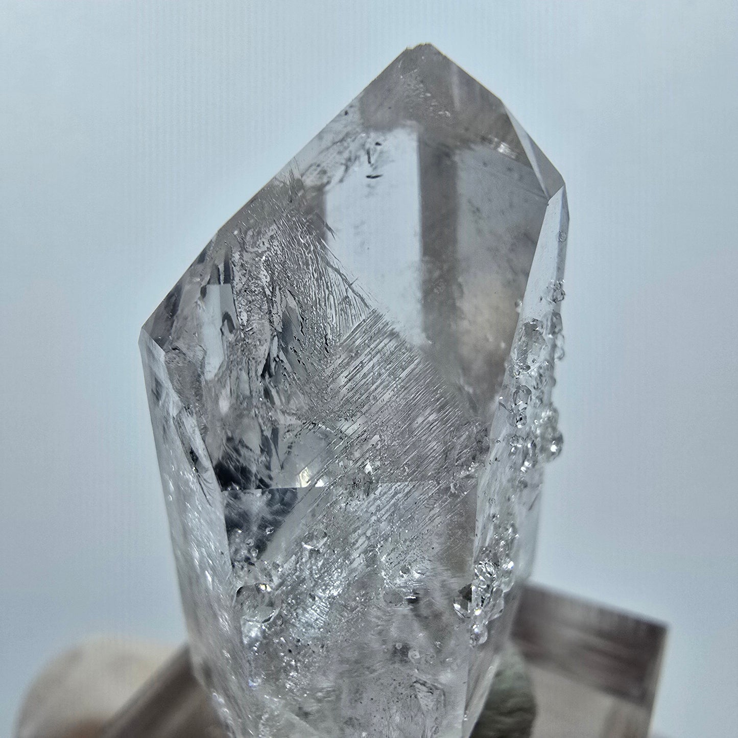 Enhydro Quarz mit Analcim, 2x Blase Streep Mine, Goboboseb, Namibia 38*24*15mm