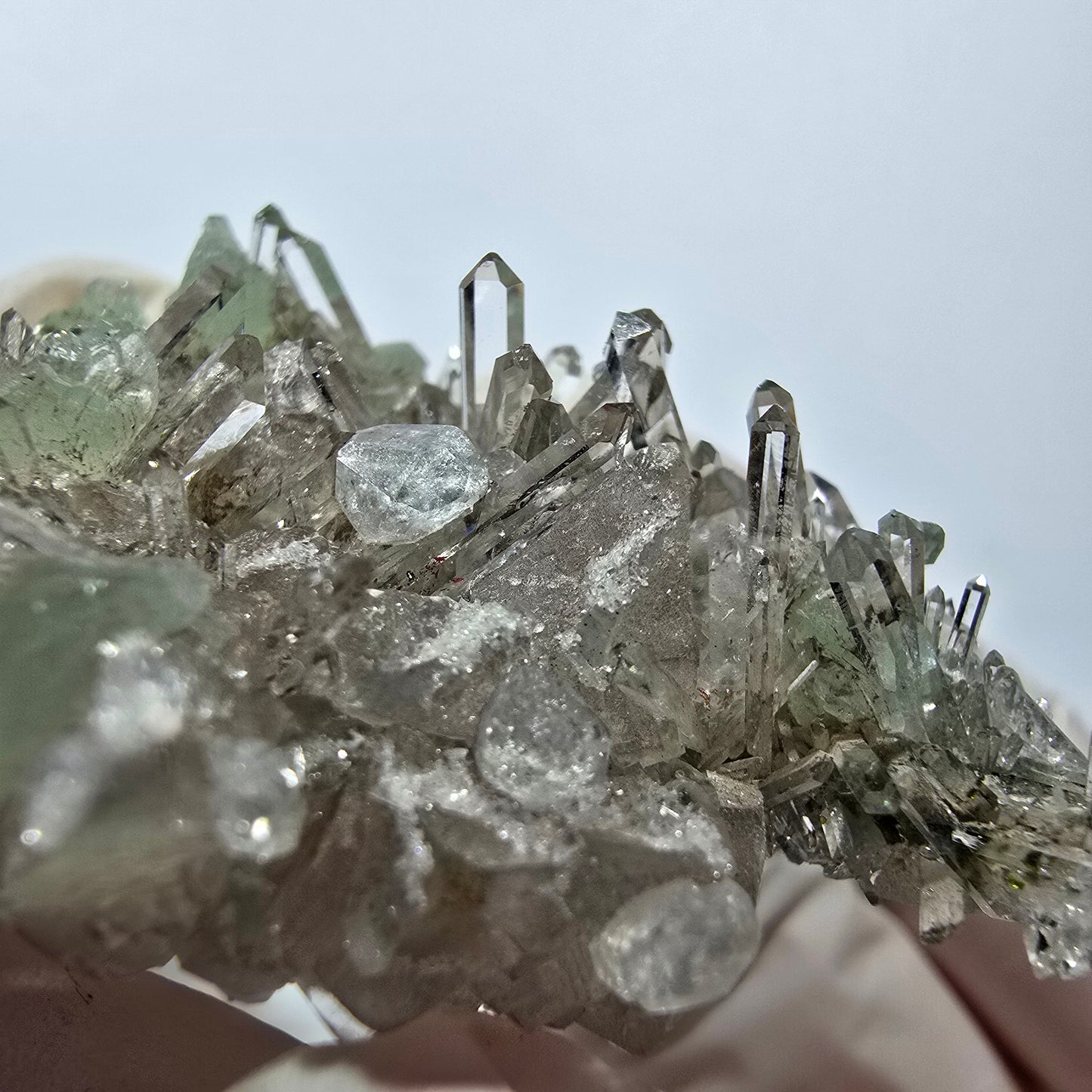 Quartz Starburst, préhnite, analcim, calcite Streep Mine, Gobo, Namibie 51 x 36 x 20 mm