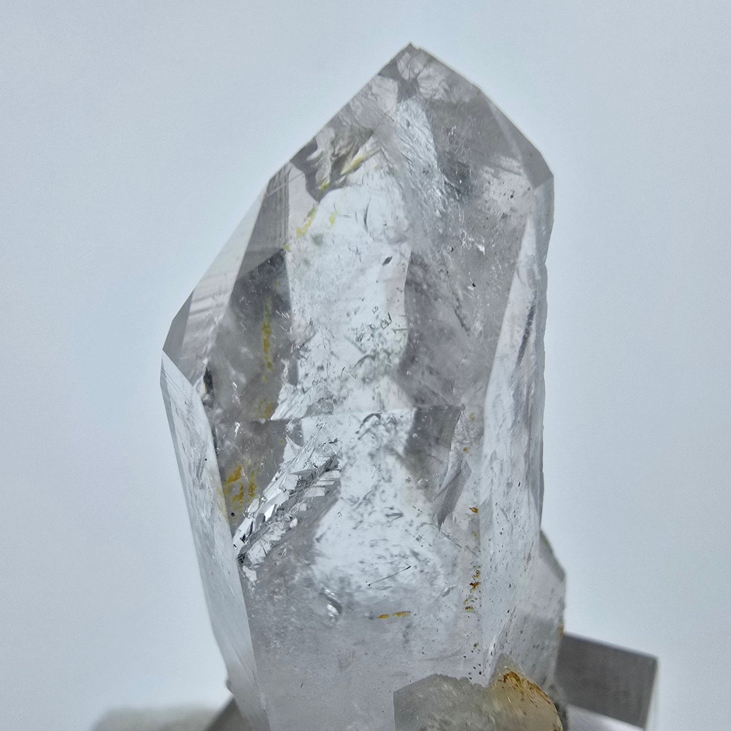 Phantom Quarz mit UV Calcit Streep Mine, Goboboseb, Namibia 44*31*22mm